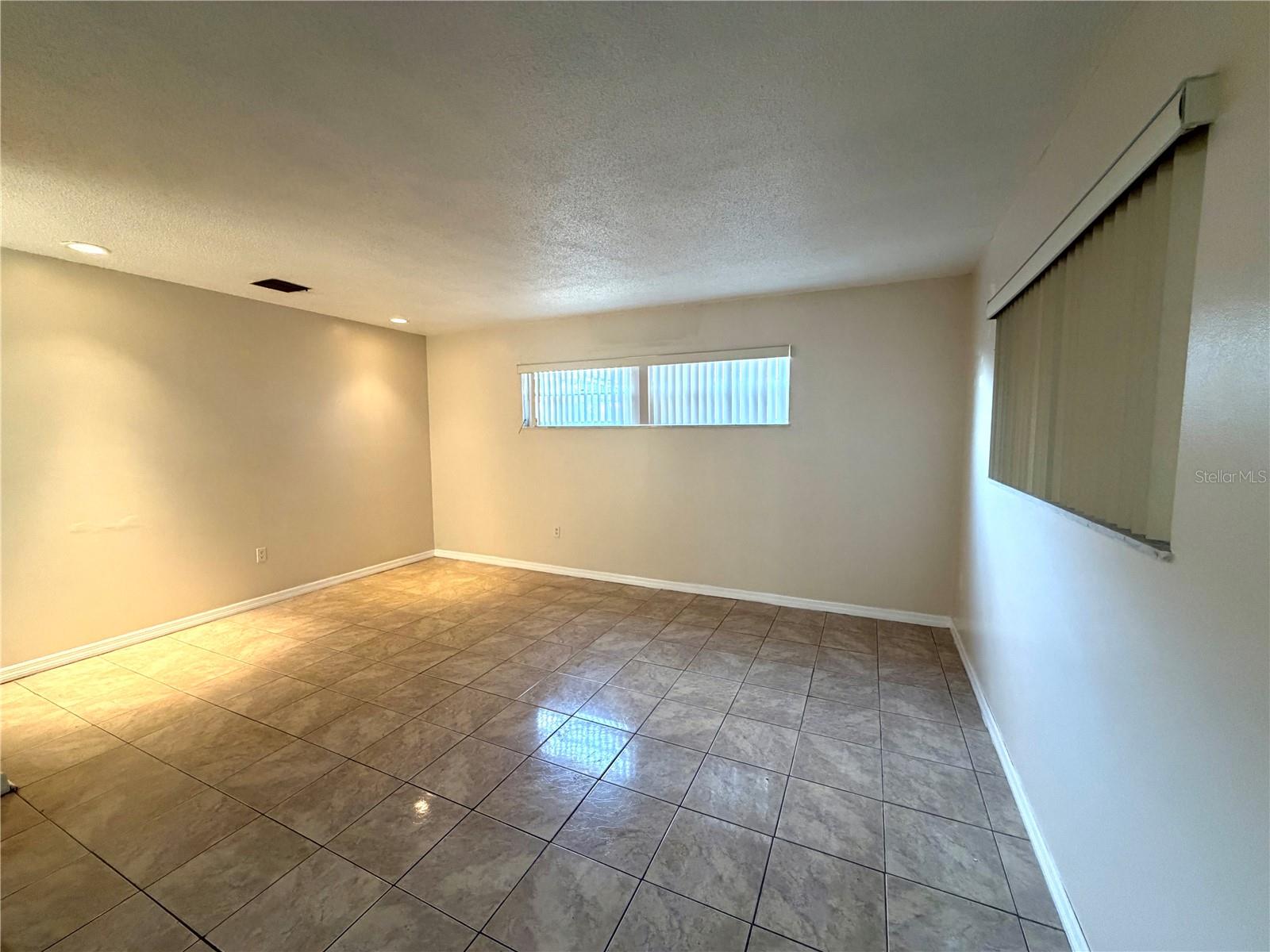 Image 4 of 22 For 1826 Mulberrywood Court