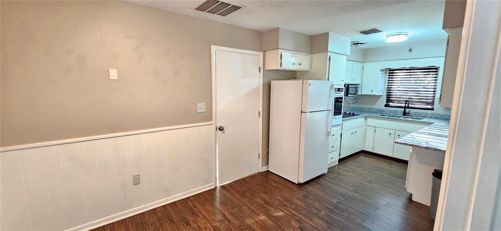 Image 5 of 18 For 5935 Antilla Drive