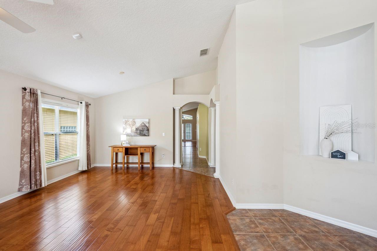 Image 3 of 20 For 5345 Los Palma Vista Drive