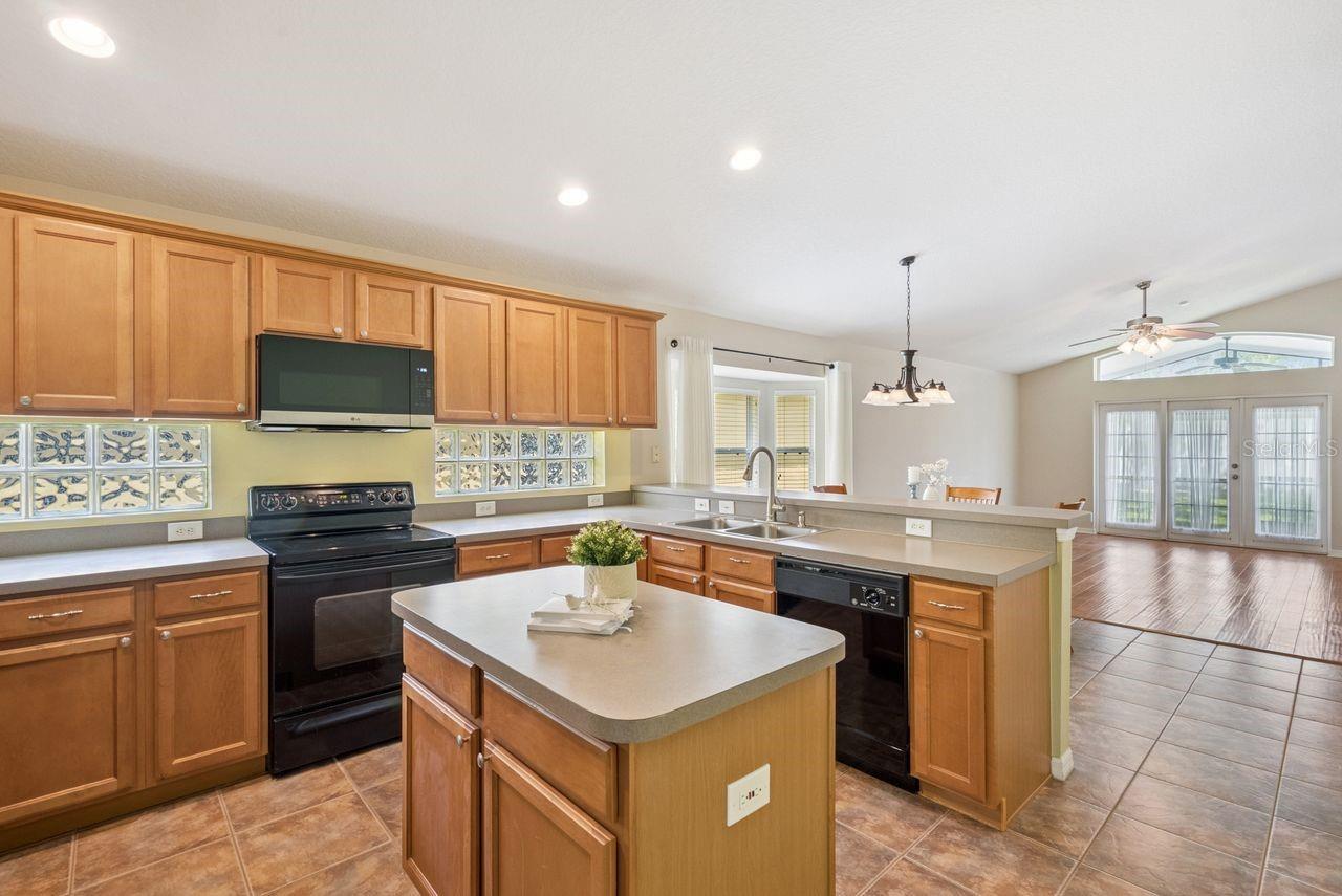 Image 7 of 20 For 5345 Los Palma Vista Drive