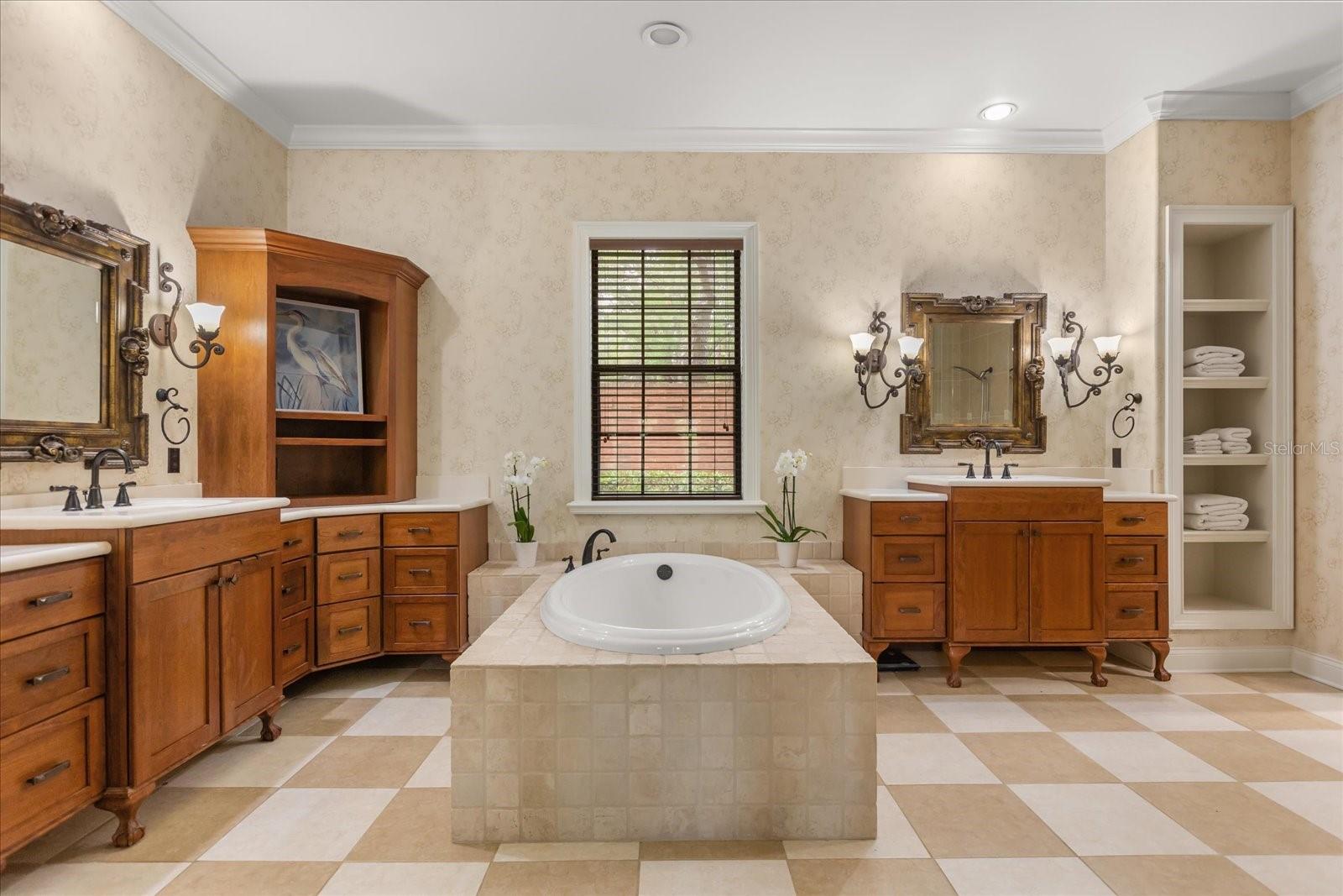 Image 15 of 39 For 1244 Lake Colony Drive