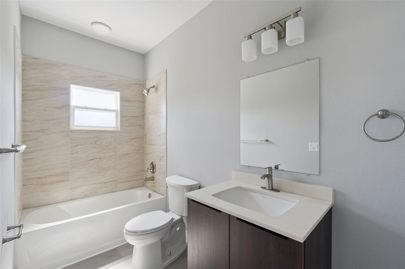 Image 22 of 30 For 397 North Boulevard W
