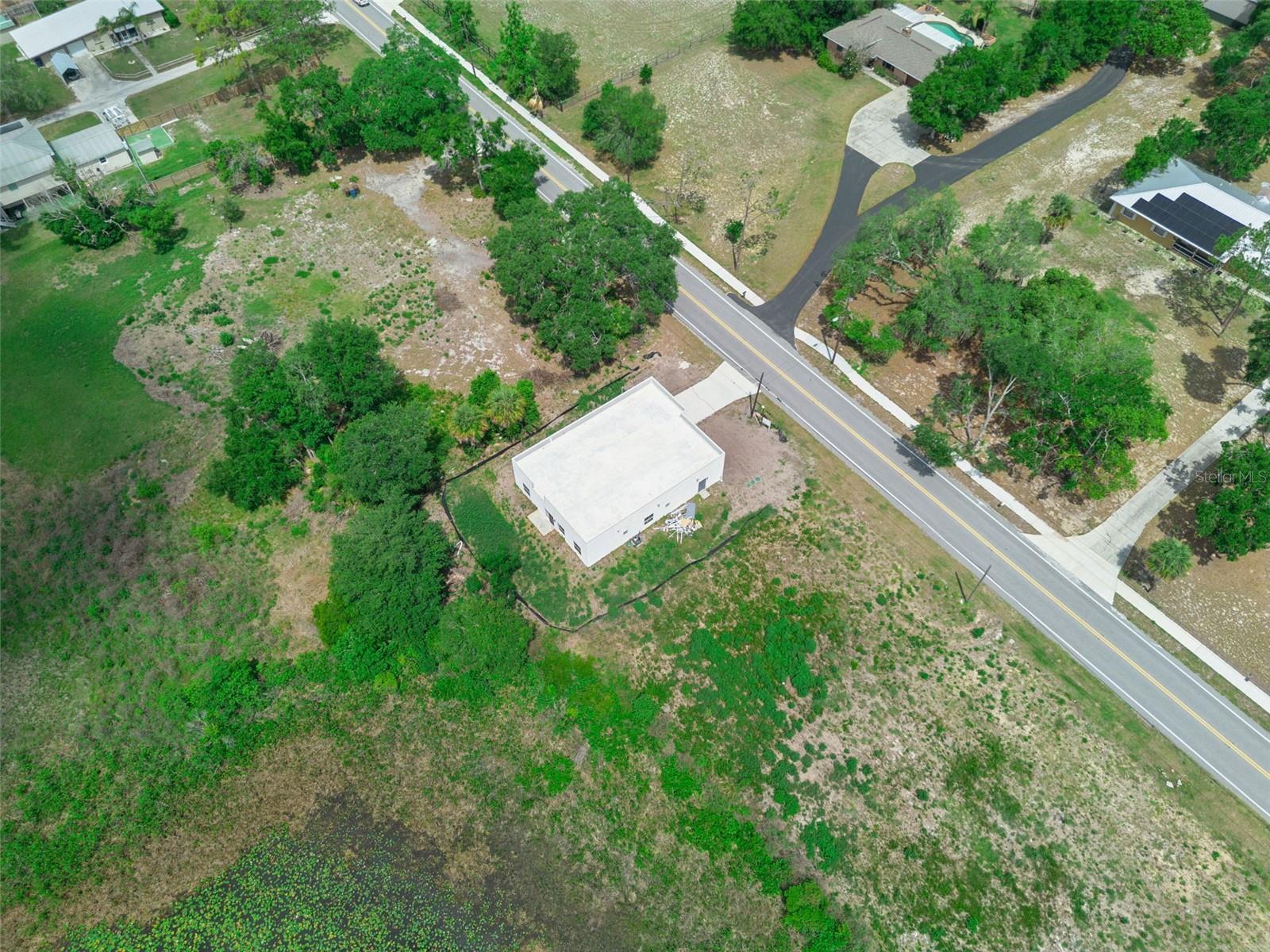 Image 26 of 30 For 397 North Boulevard W