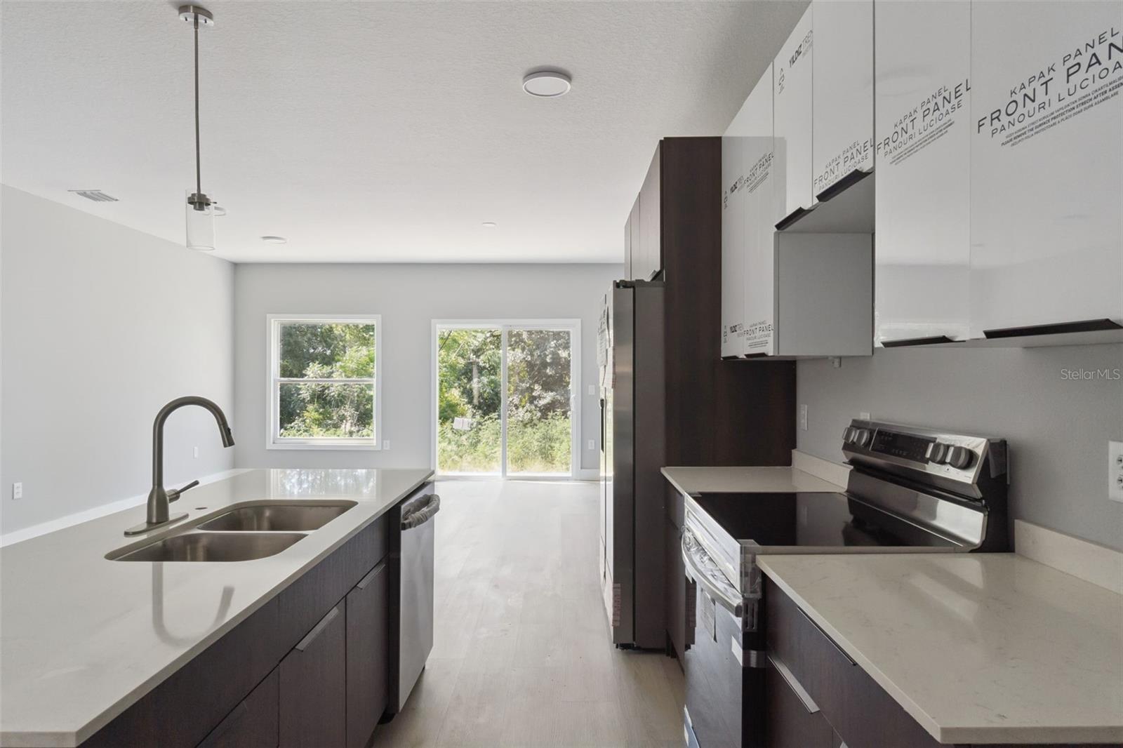 Image 3 of 30 For 397 North Boulevard W