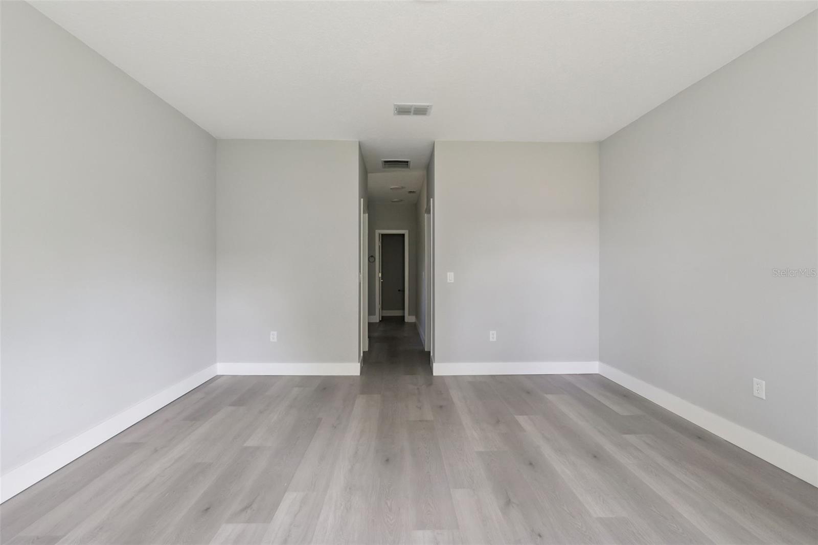Image 7 of 30 For 397 North Boulevard W