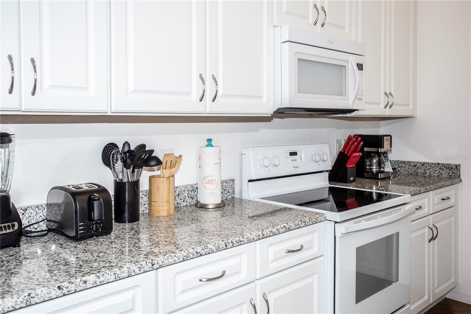 Image 10 of 28 For 2666 Rosemont Circle