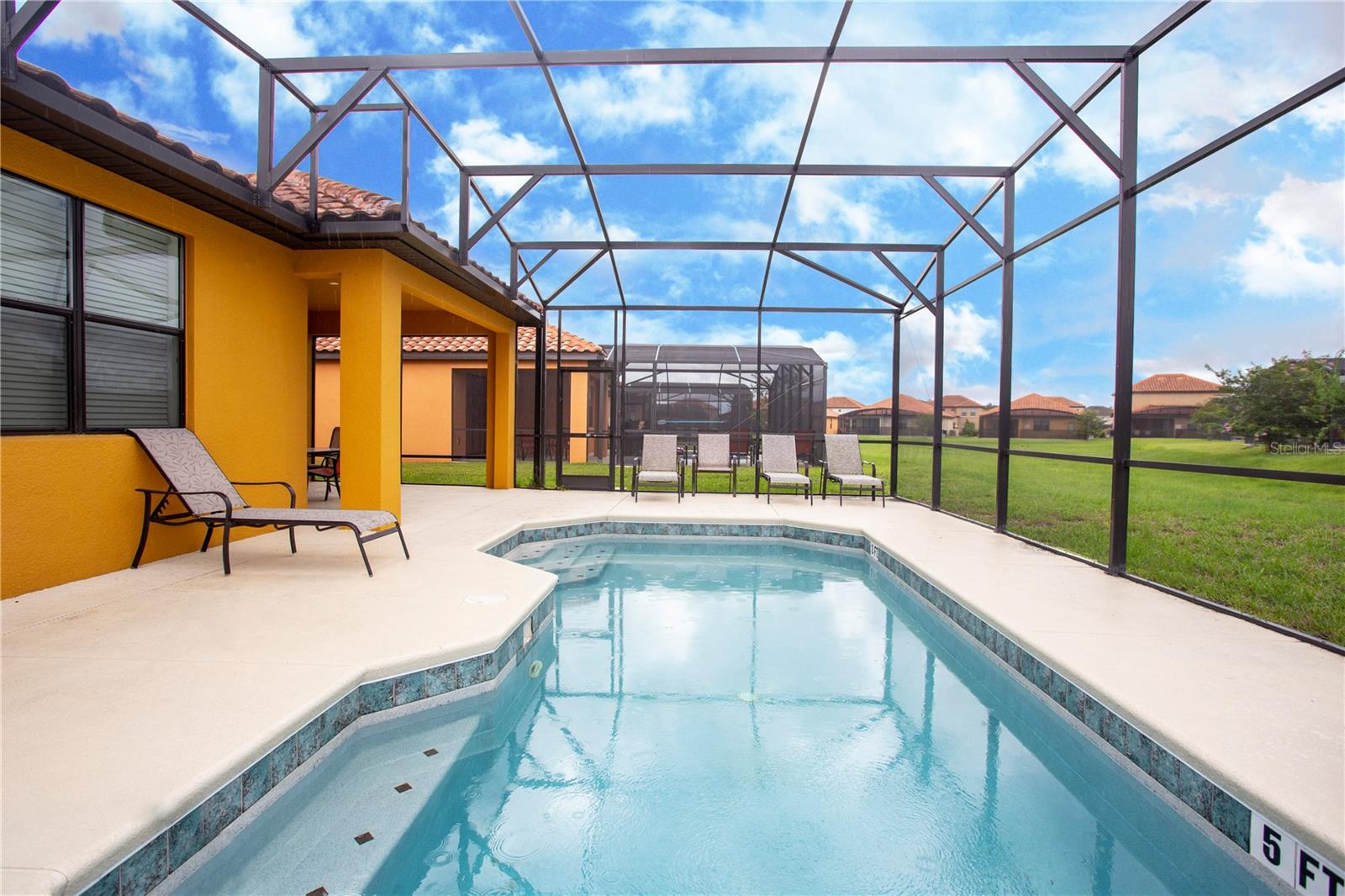 Image 12 of 28 For 2666 Rosemont Circle
