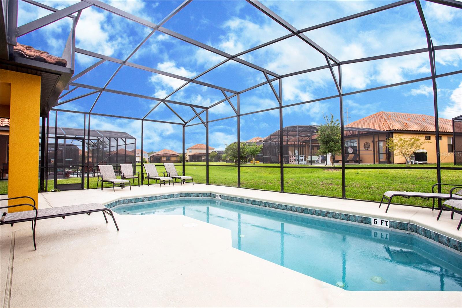 Image 13 of 28 For 2666 Rosemont Circle