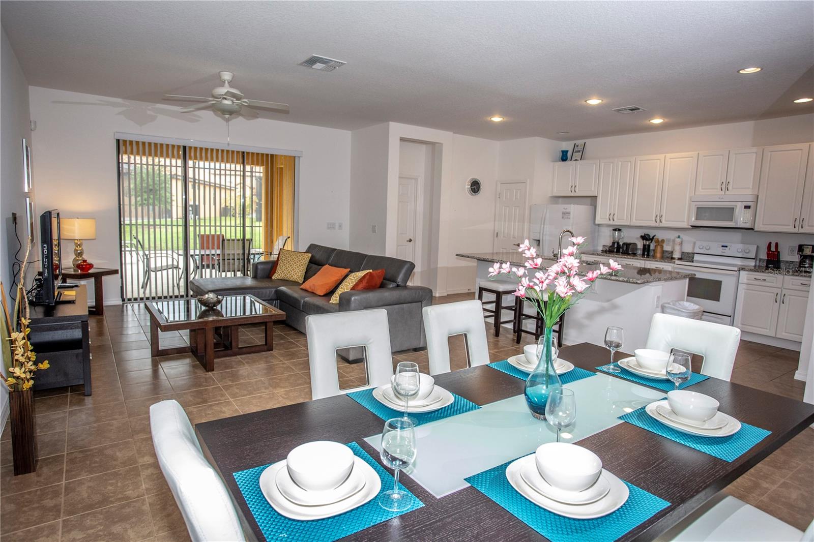 Image 4 of 28 For 2666 Rosemont Circle