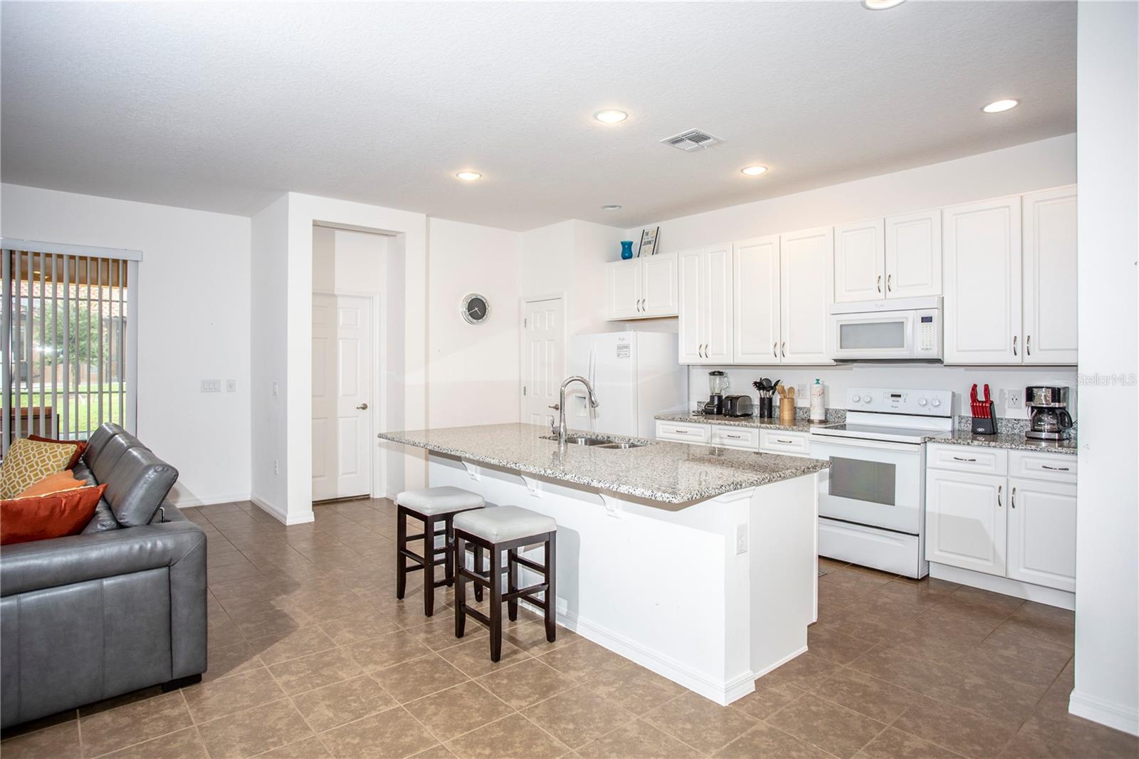 Image 8 of 28 For 2666 Rosemont Circle