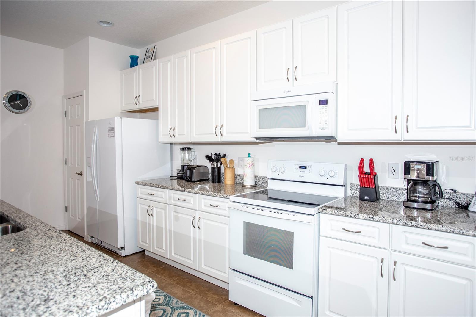 Image 9 of 28 For 2666 Rosemont Circle