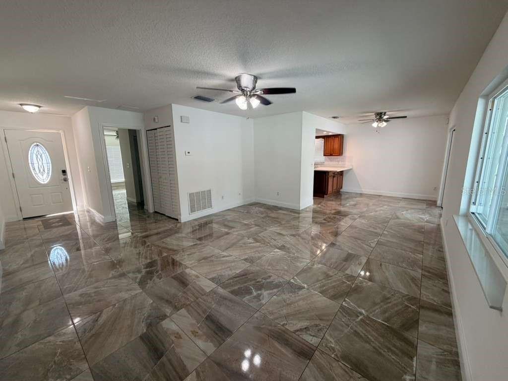 Image 8 of 20 For 327 Cervidae Drive