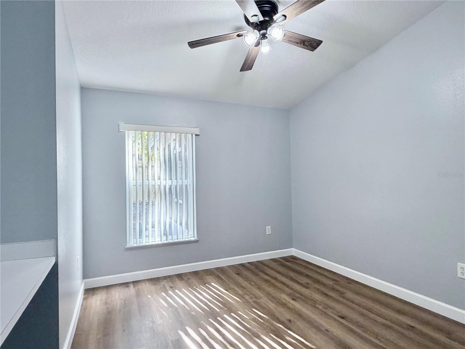 Image 12 of 17 For 26 Jett Loop