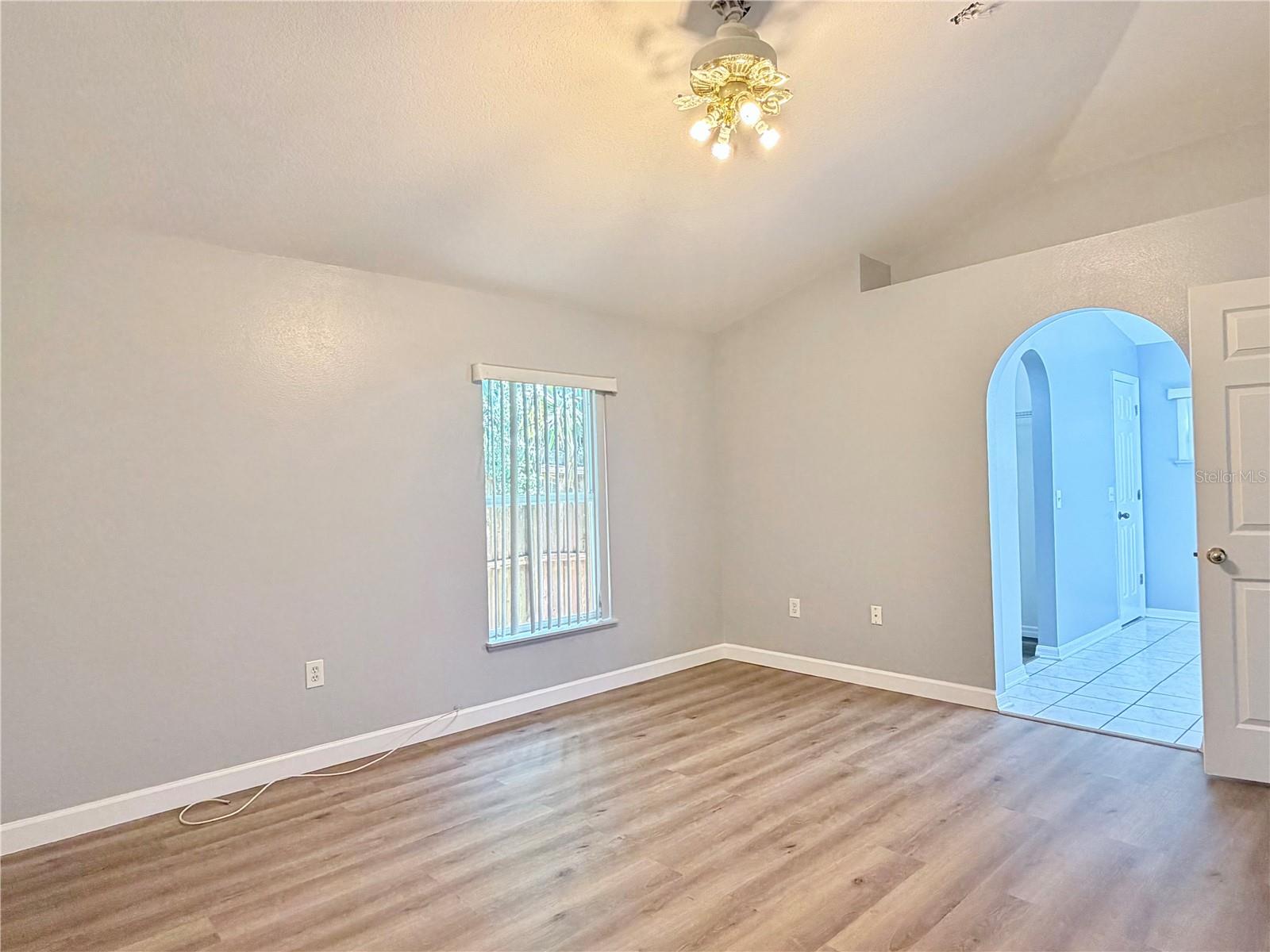 Image 13 of 17 For 26 Jett Loop