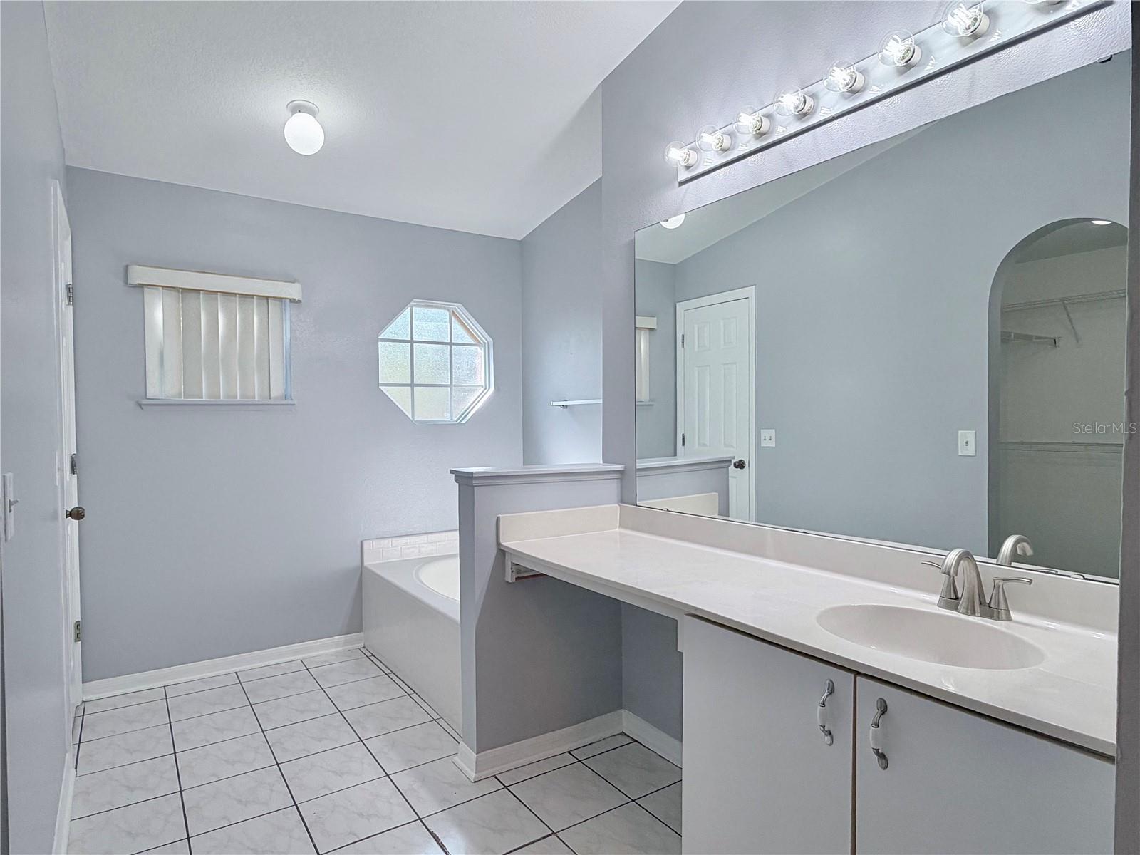 Image 14 of 17 For 26 Jett Loop