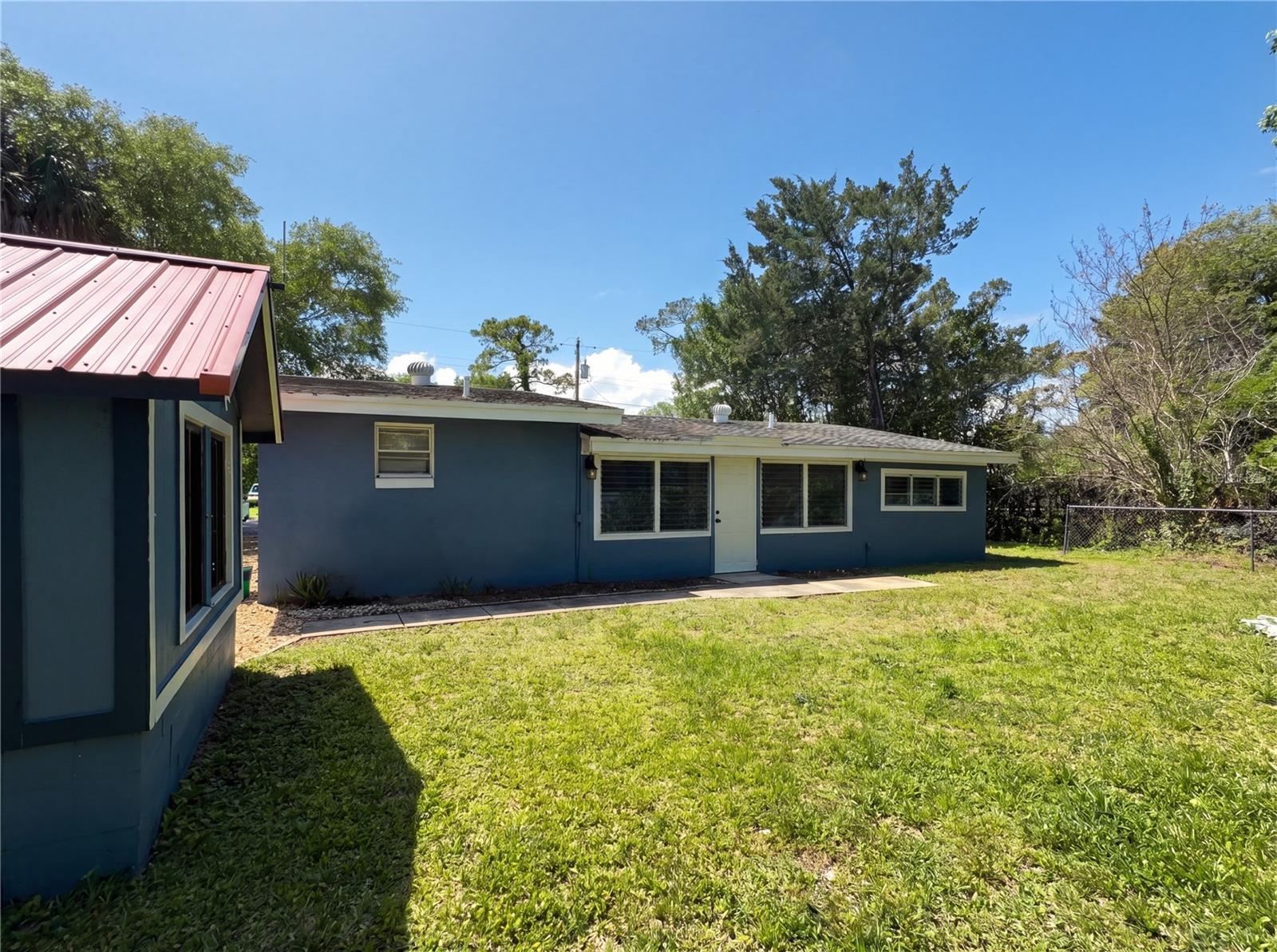 Image 5 of 19 For 1385 Bender Avenue