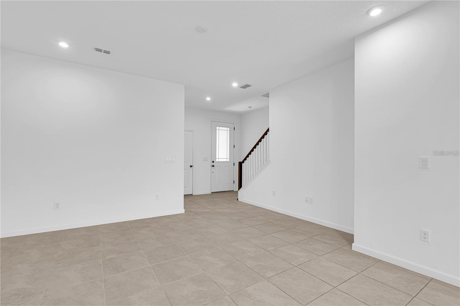 Image 10 of 35 For 1104 Lakeshore Breeze Place