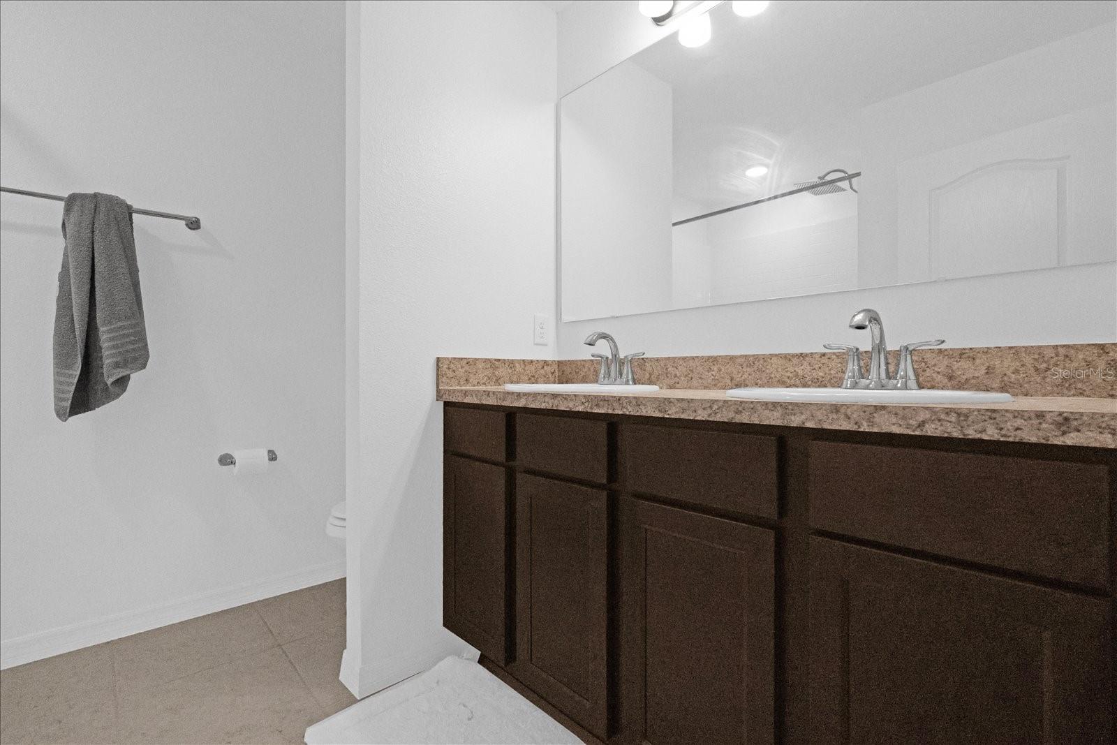 Image 15 of 29 For 4432 Desert Rose Avenue