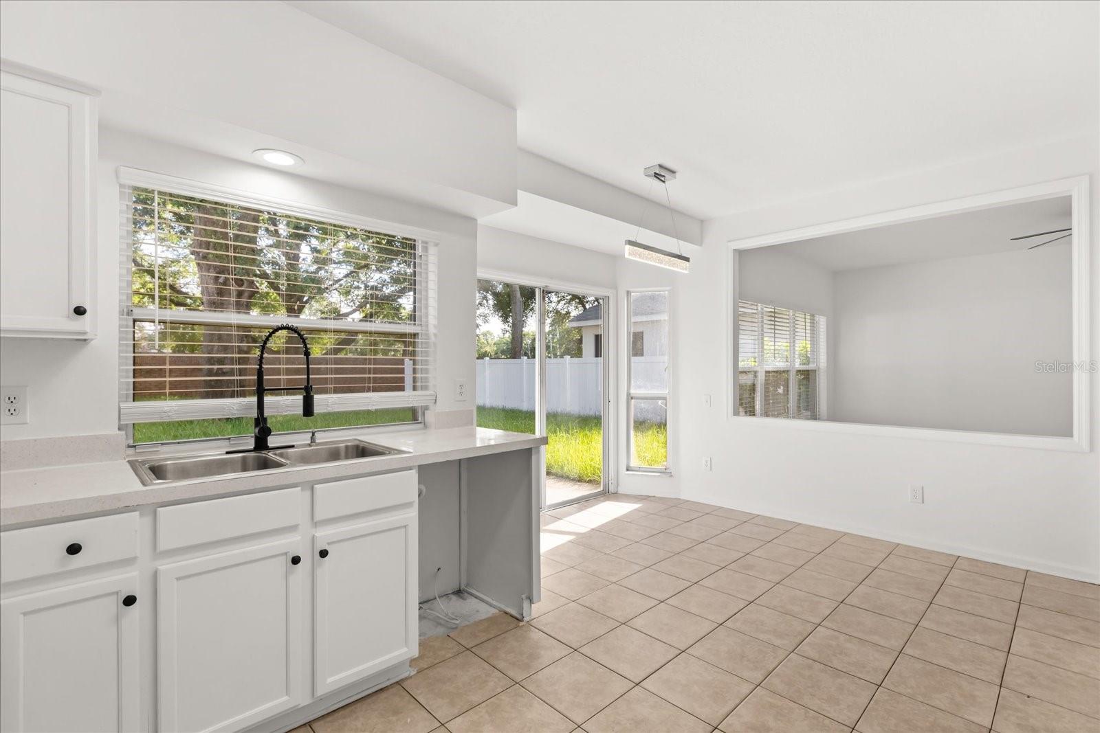 Image 11 of 48 For 349 Hanging Moss