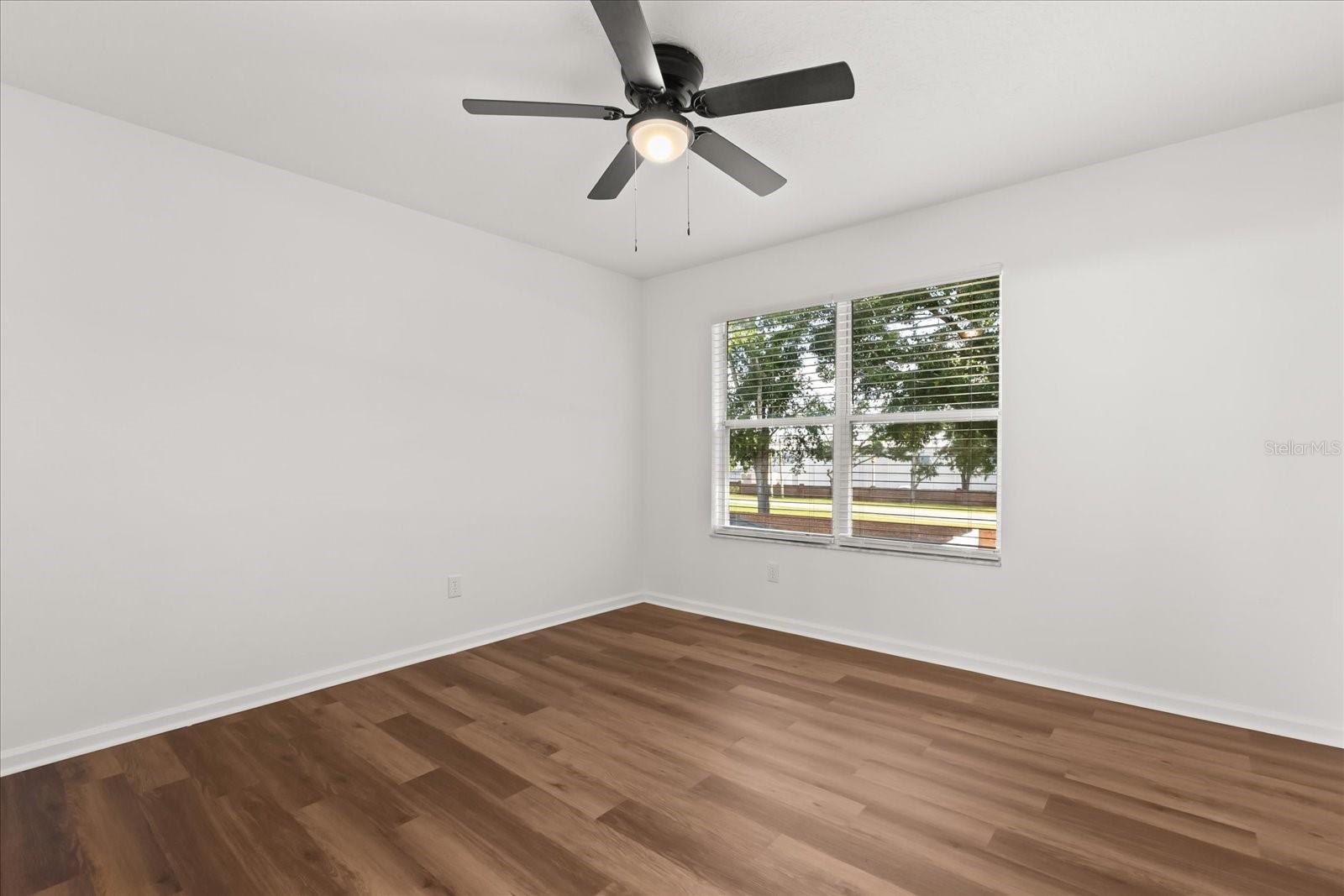 Image 15 of 48 For 349 Hanging Moss