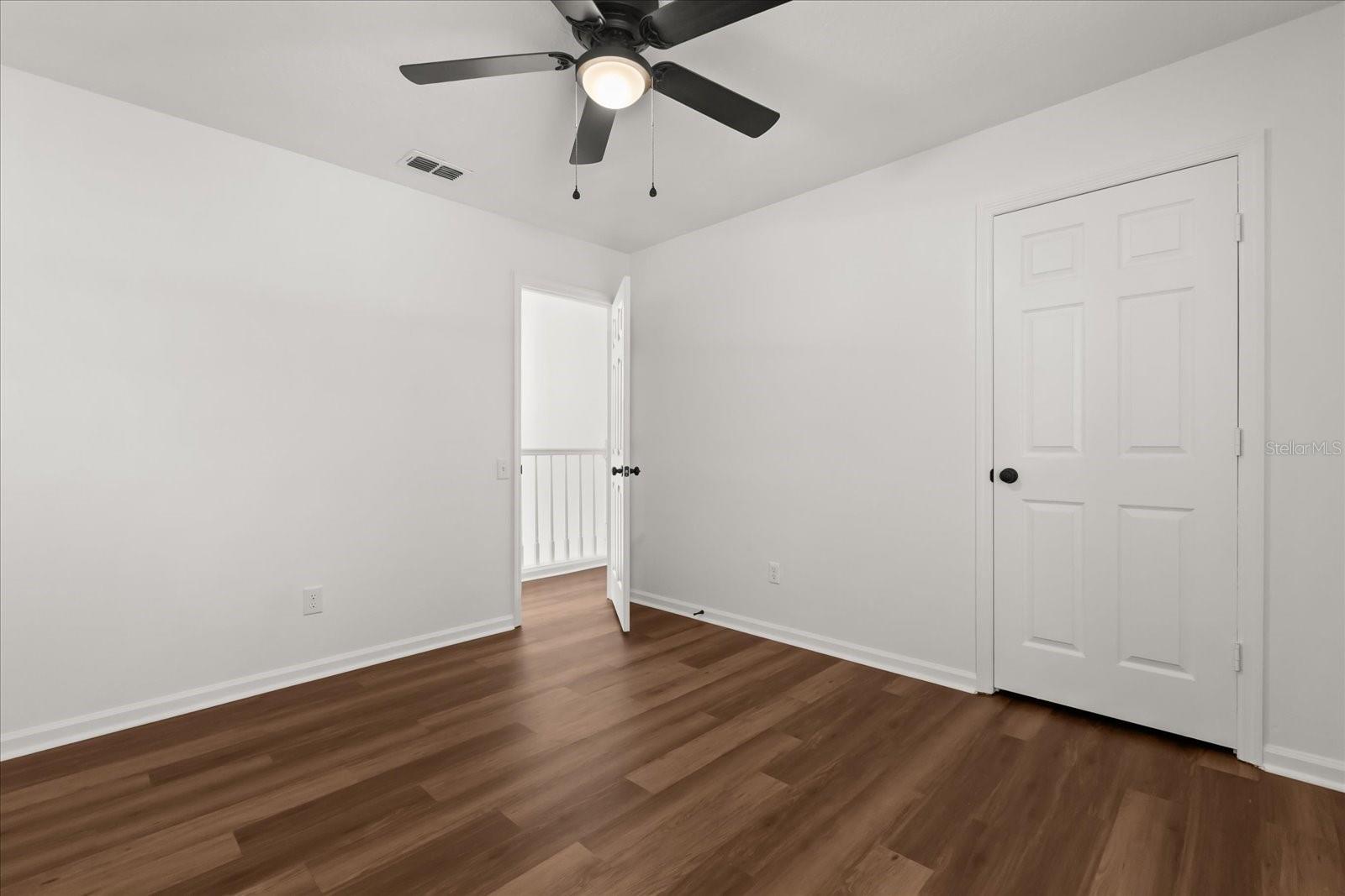 Image 18 of 48 For 349 Hanging Moss