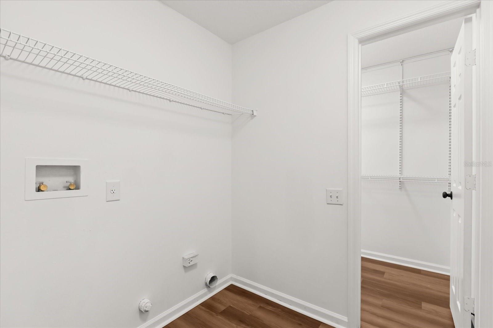 Image 23 of 48 For 349 Hanging Moss