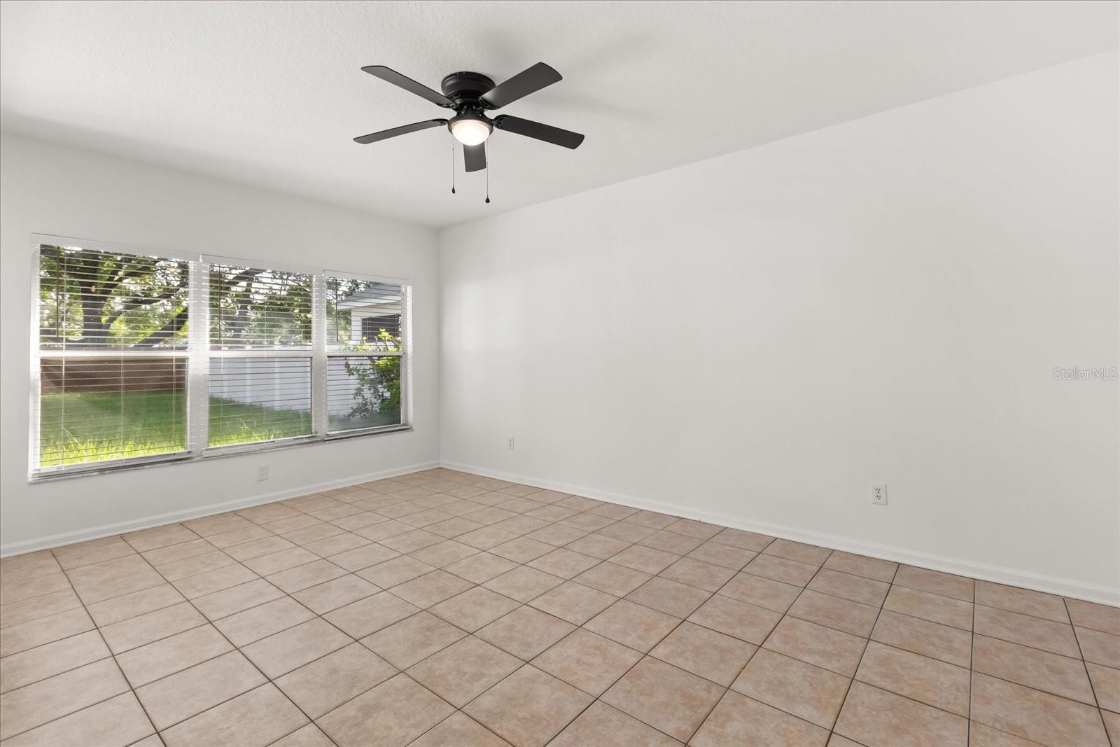 Image 25 of 48 For 349 Hanging Moss