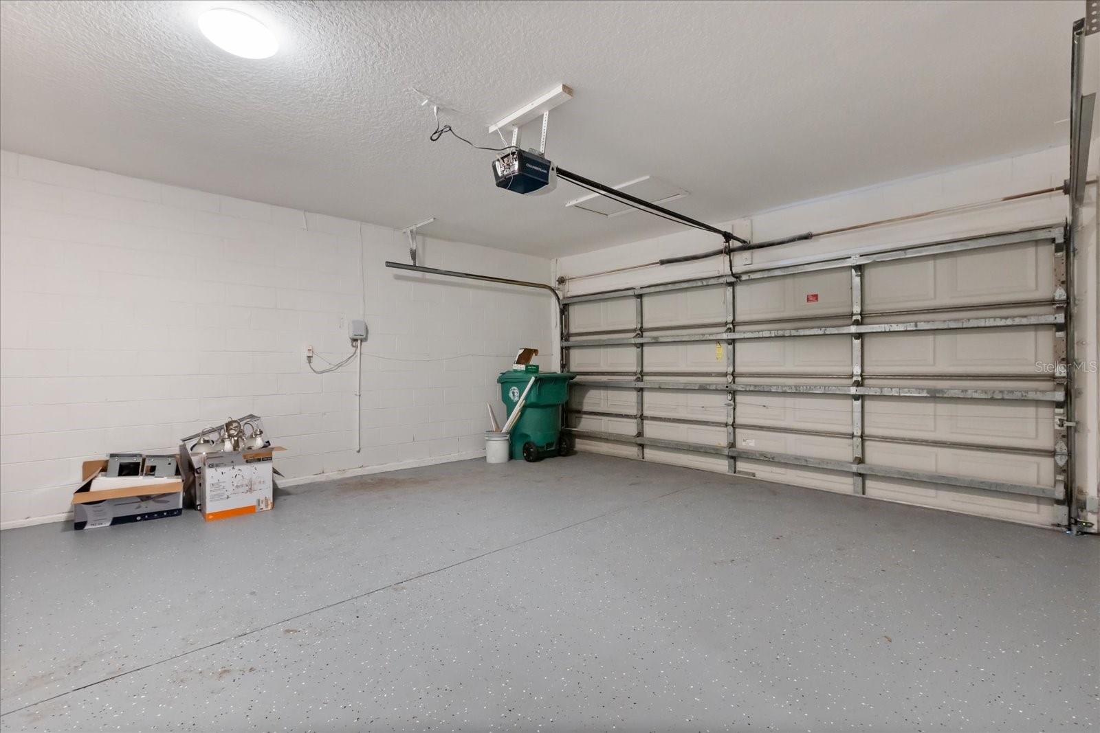 Image 26 of 48 For 349 Hanging Moss