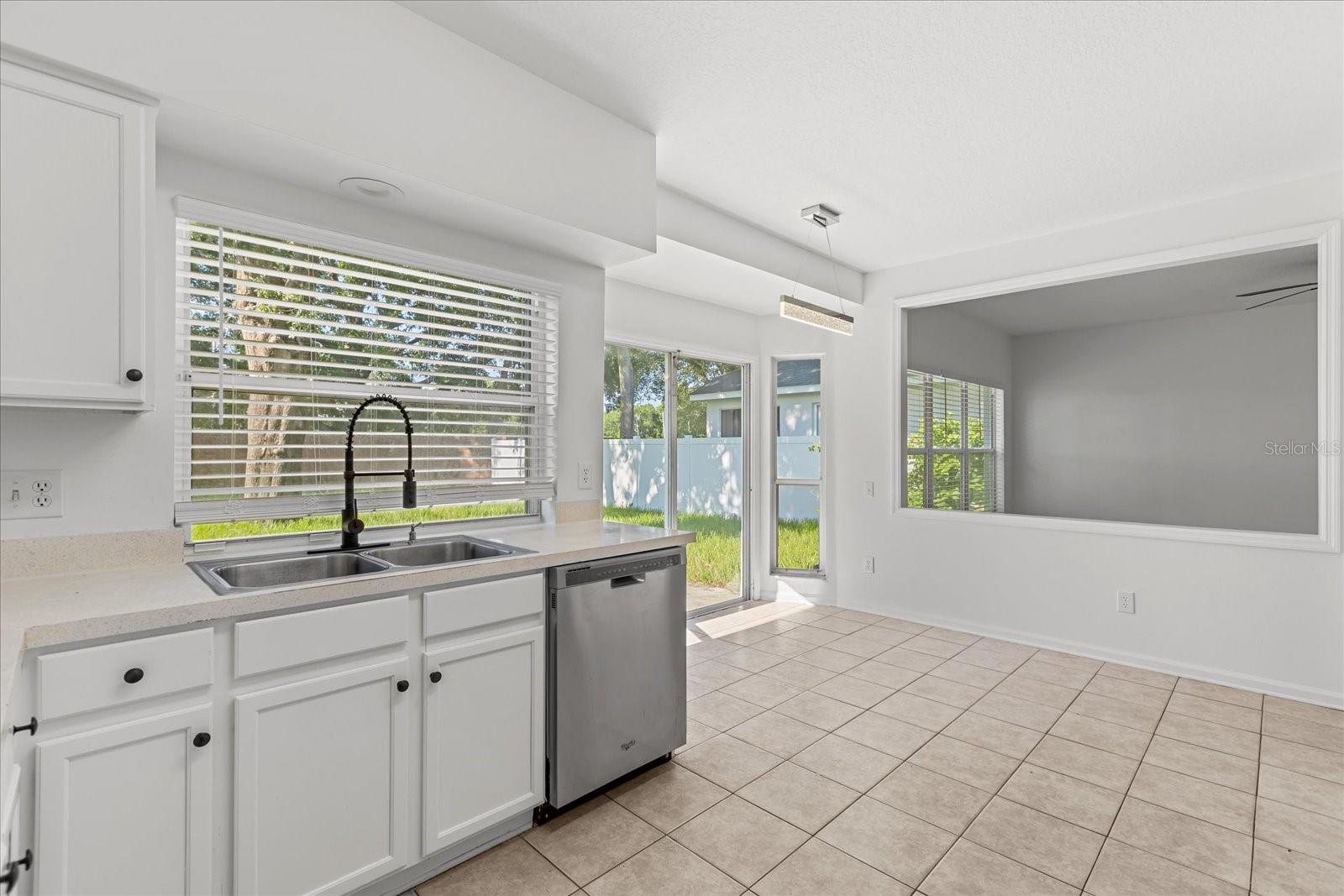 Image 40 of 48 For 349 Hanging Moss