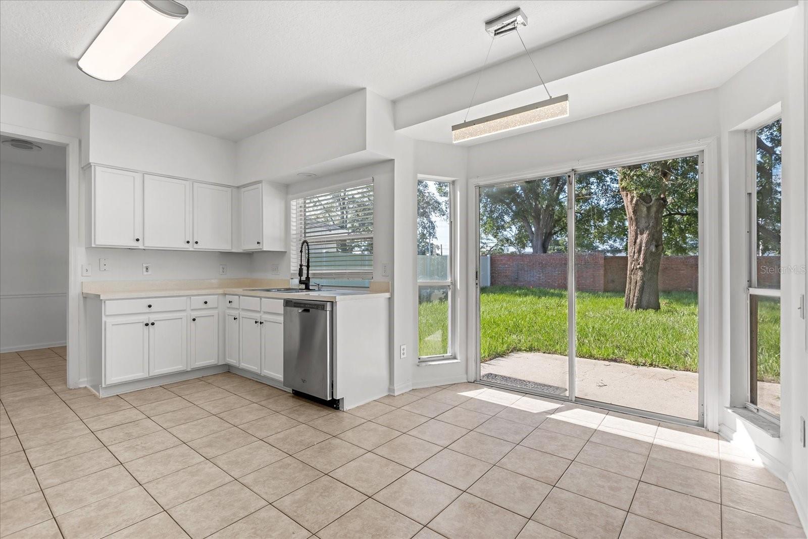 Image 41 of 48 For 349 Hanging Moss