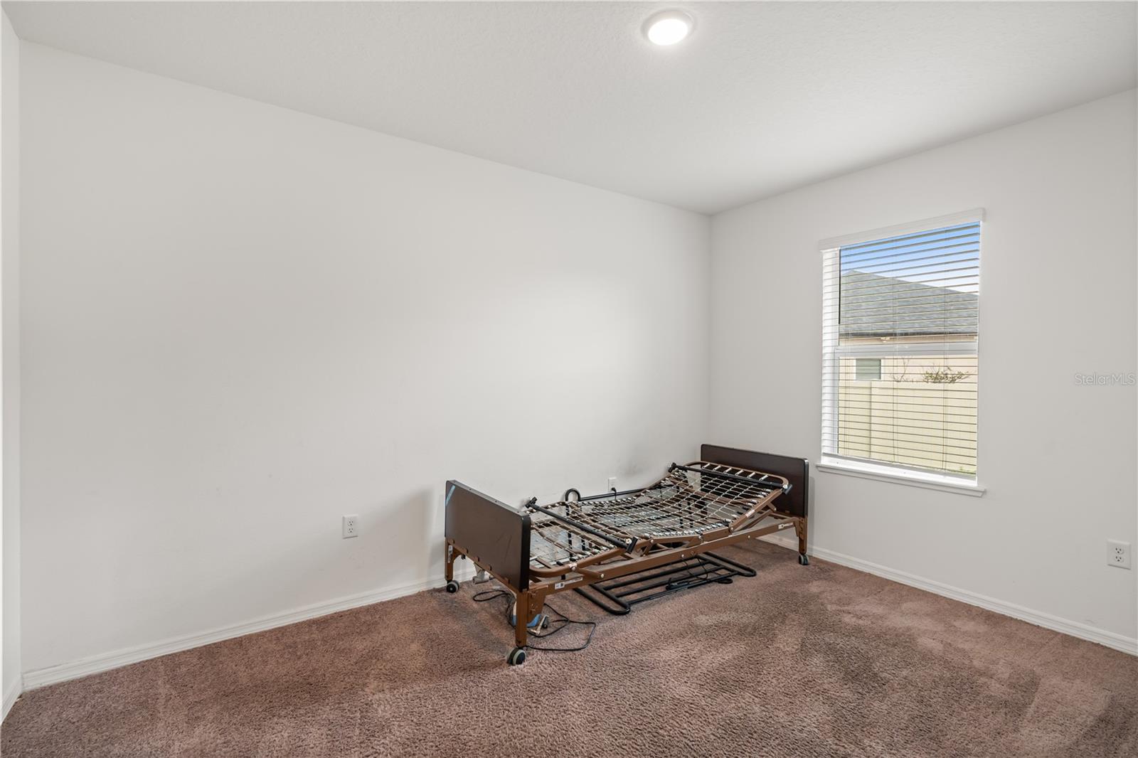 Image 19 of 27 For 704 Pasteur Lane