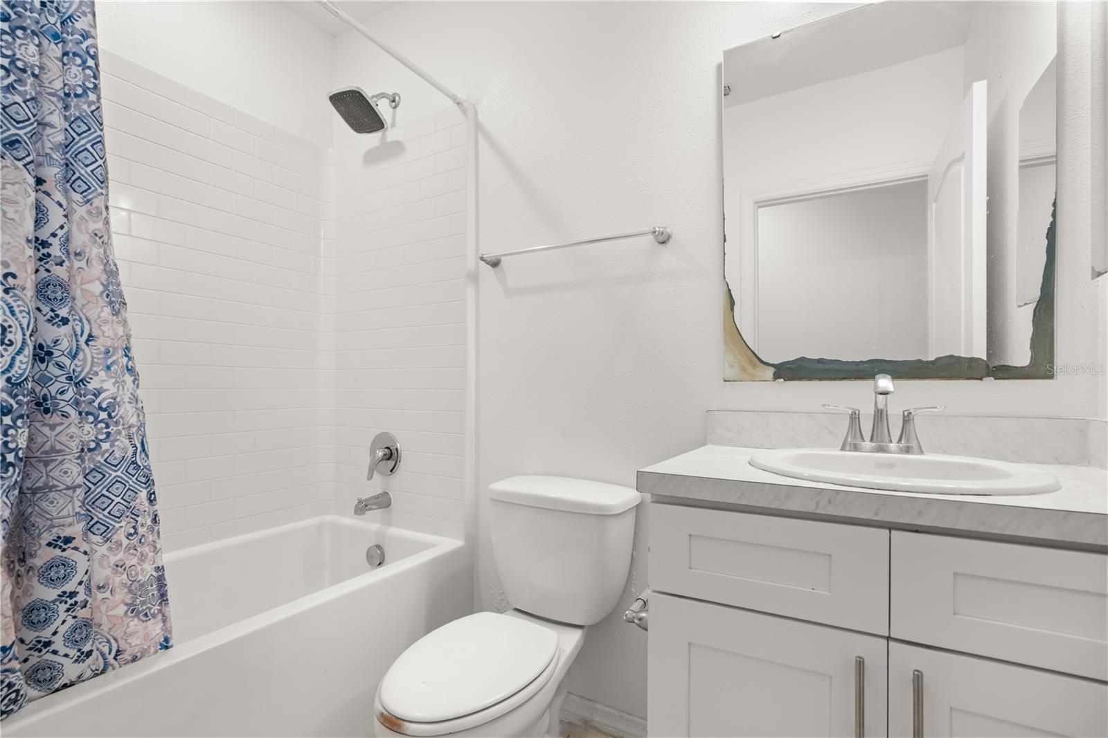 Image 21 of 27 For 704 Pasteur Lane