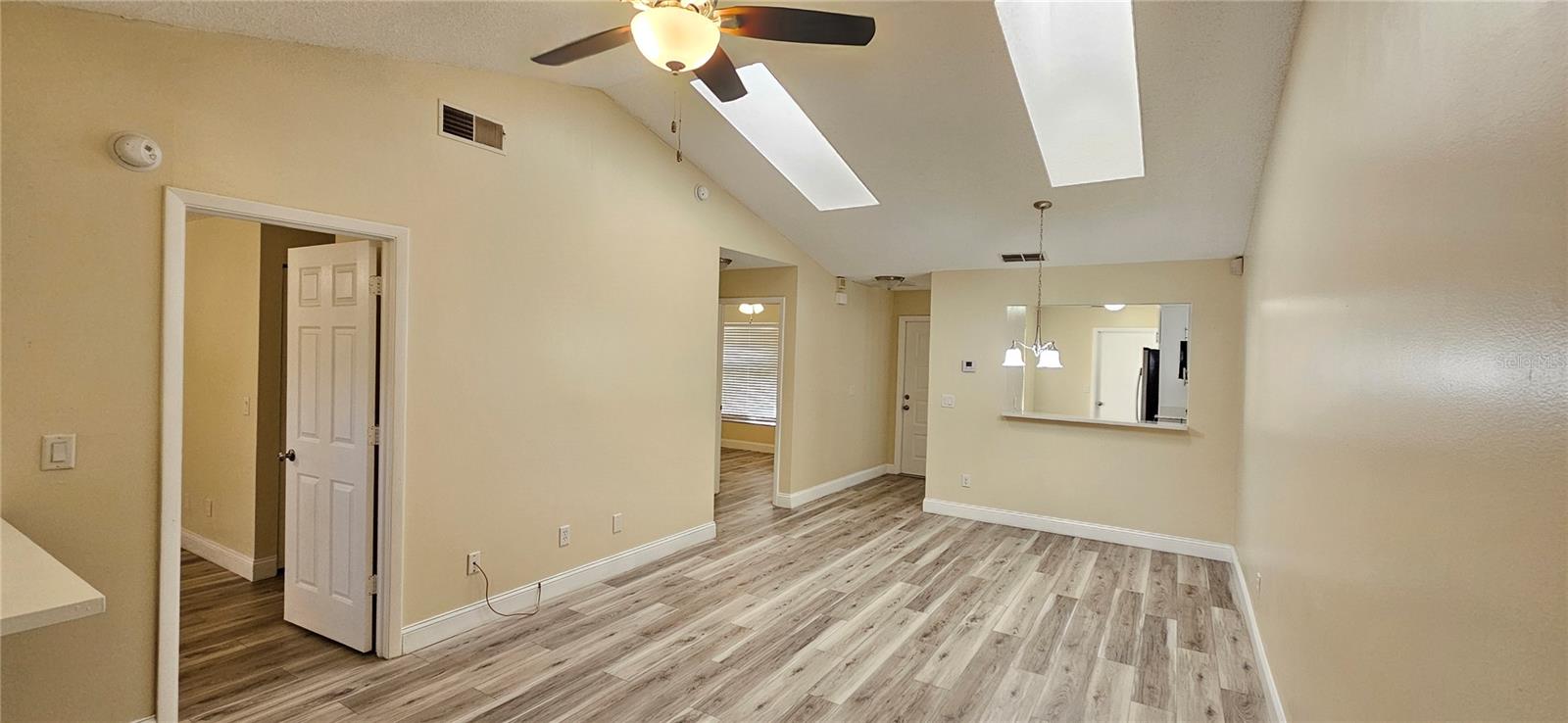 Image 6 of 17 For 259 Hill Street 259