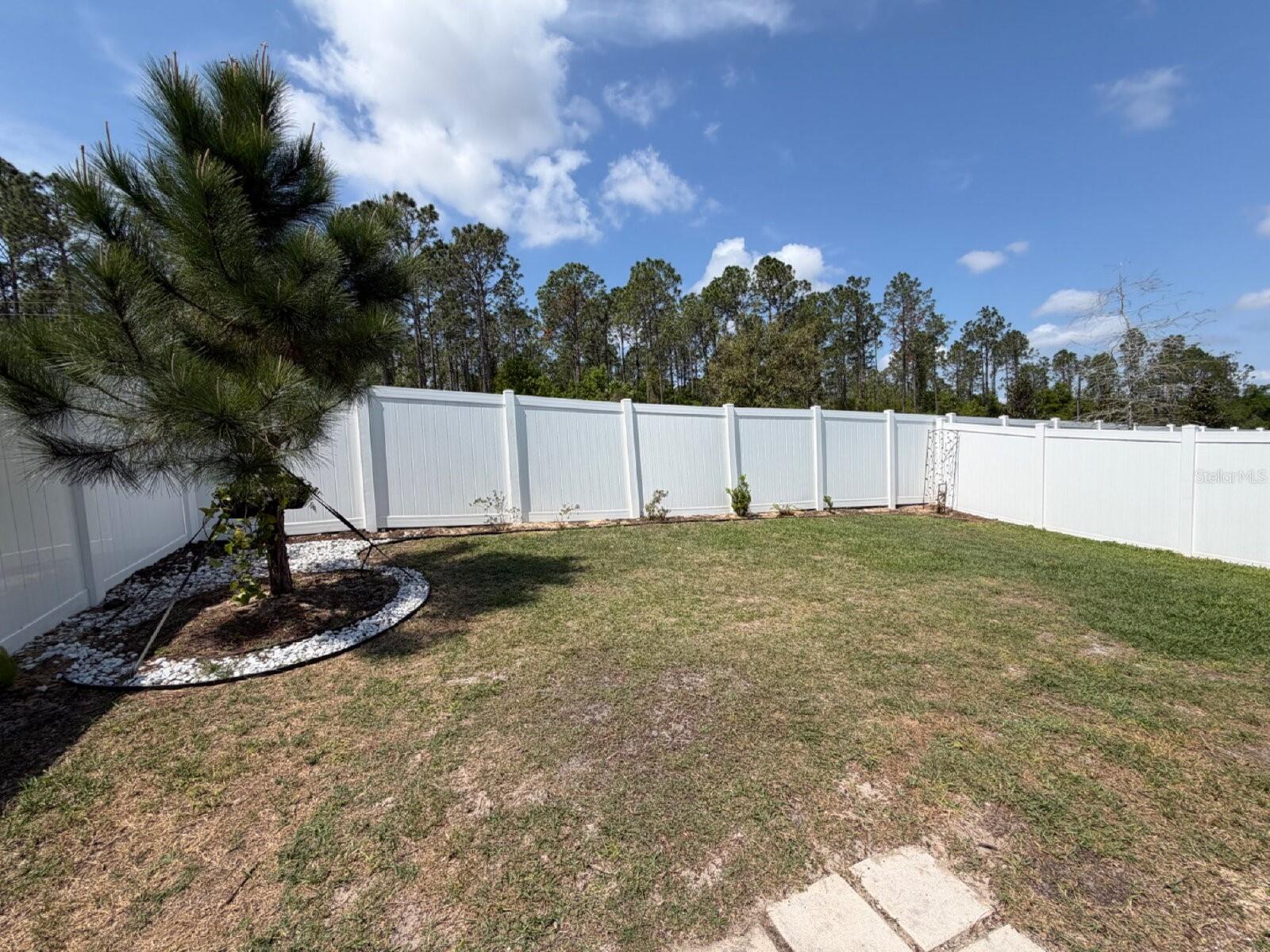 Image 16 of 18 For 2021 Hemingway Circle