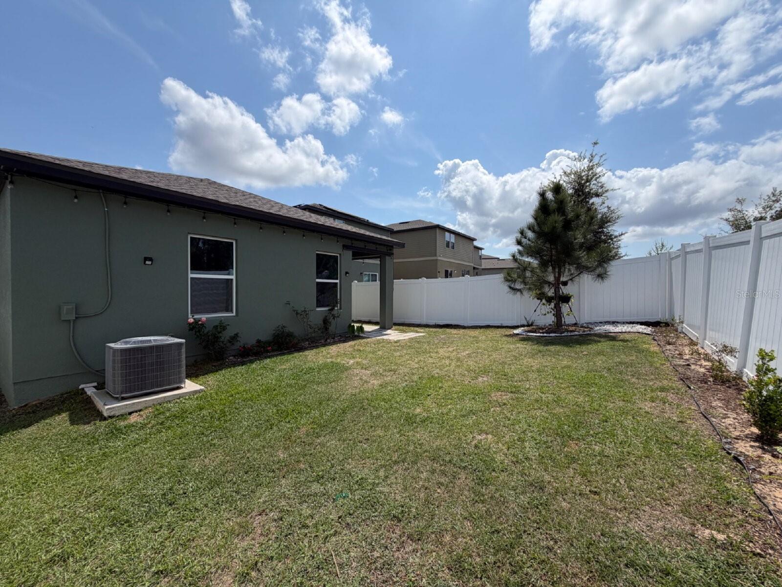 Image 17 of 18 For 2021 Hemingway Circle
