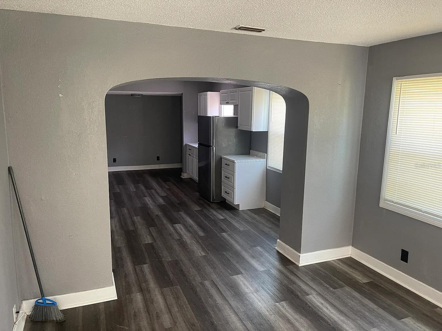 Image 4 of 16 For 1301 Prescott Street S