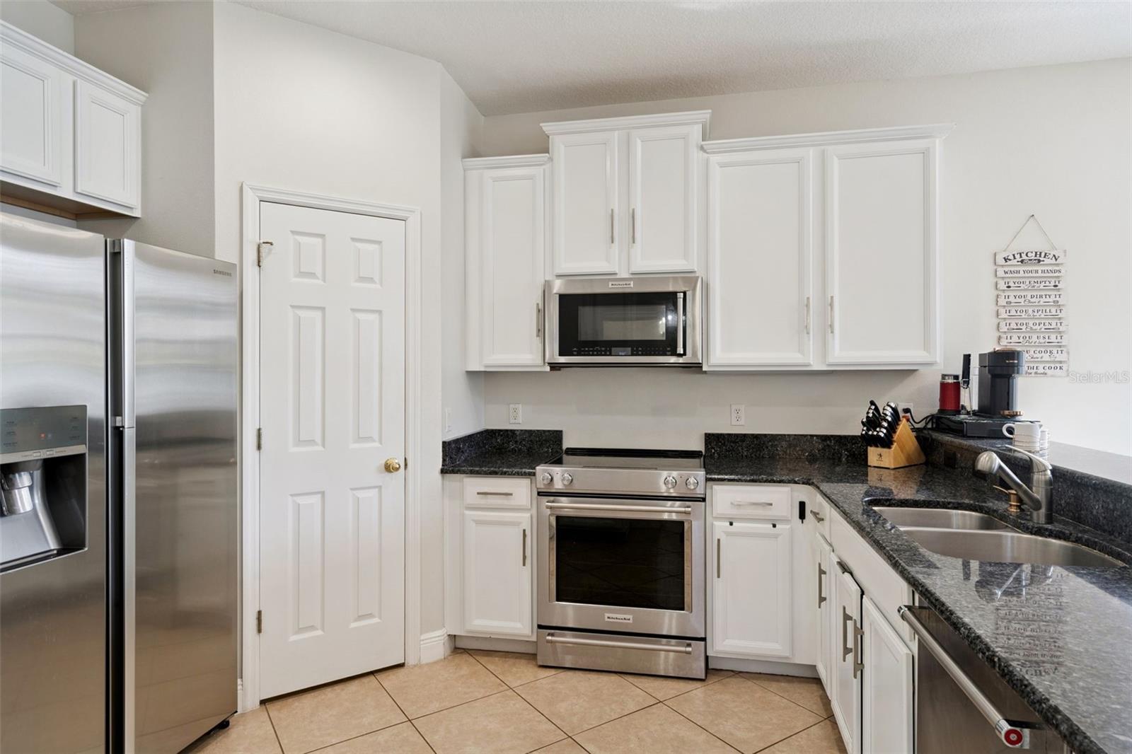 Image 9 of 25 For 9310 Mustard Leaf Drive