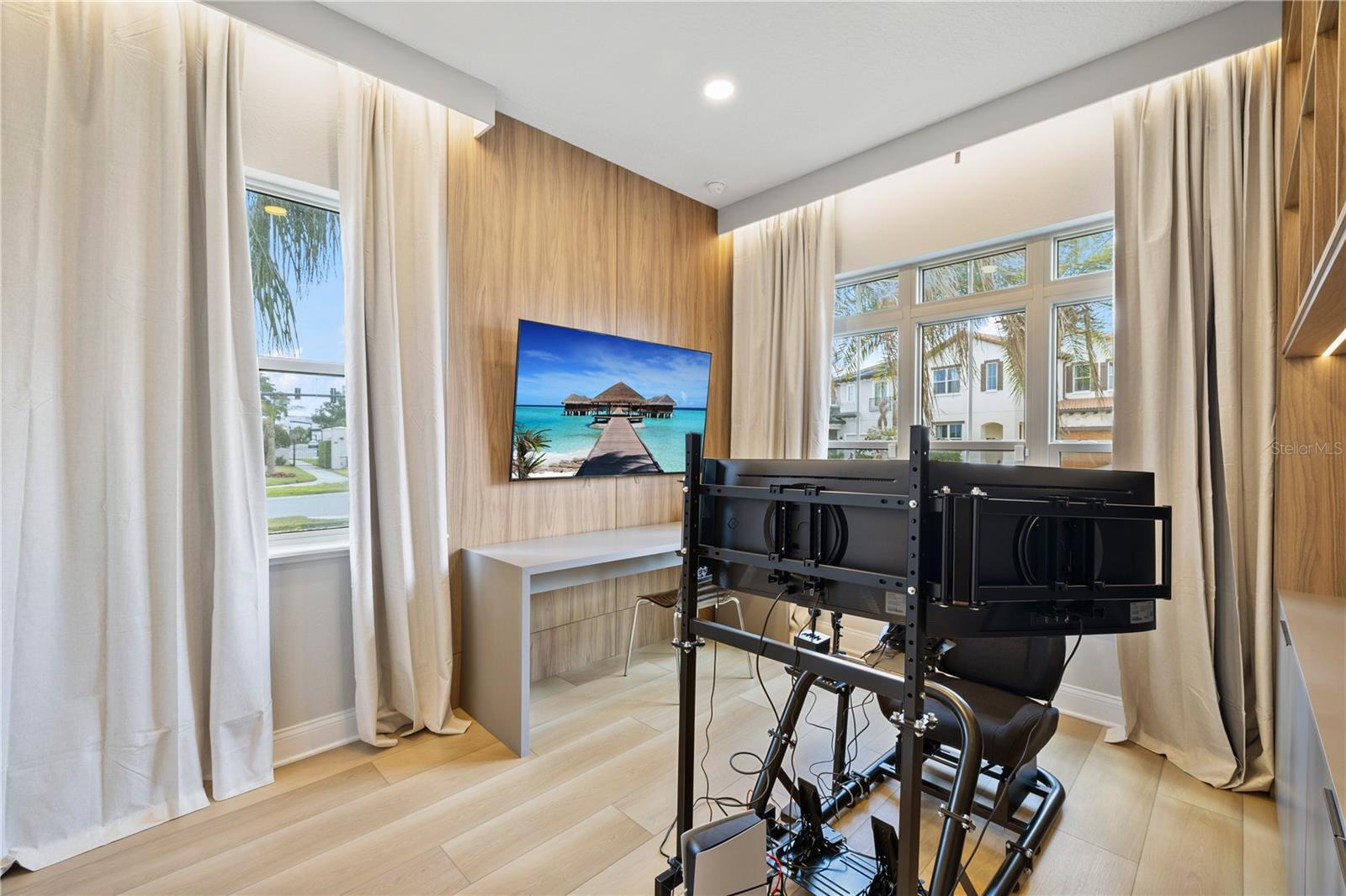 Image 10 of 98 For 10829 Royal Cypress Way