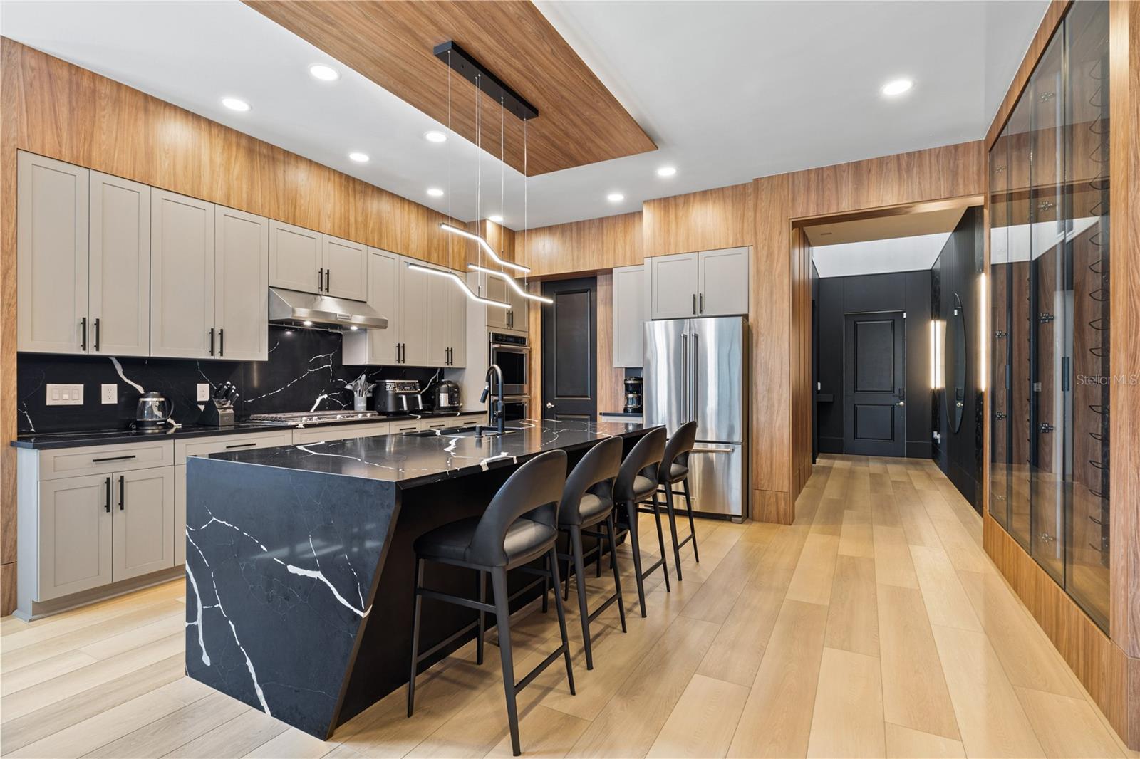 Image 17 of 98 For 10829 Royal Cypress Way
