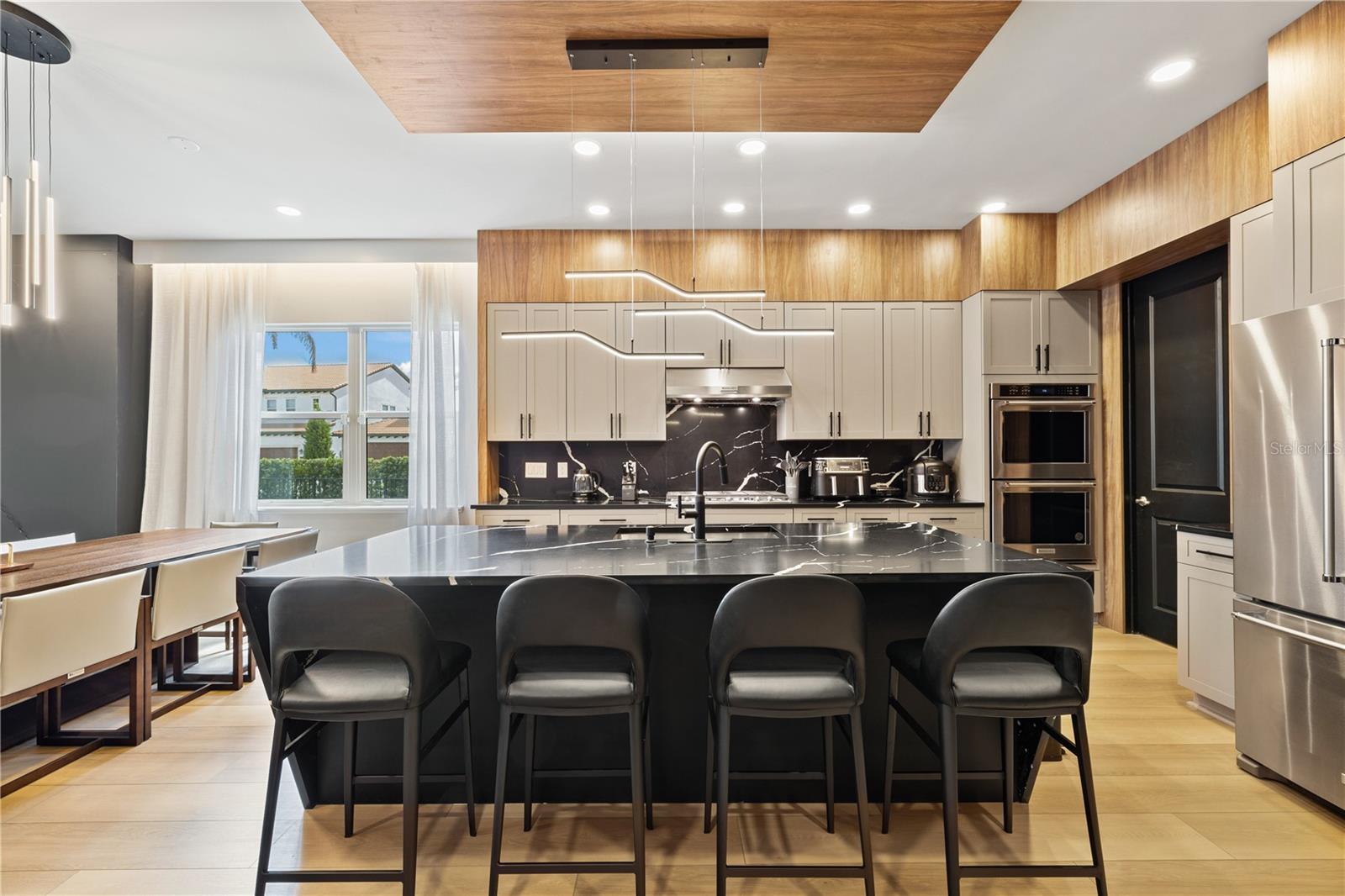 Image 18 of 98 For 10829 Royal Cypress Way