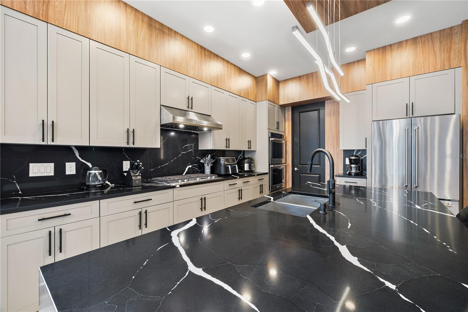 Image 20 of 98 For 10829 Royal Cypress Way