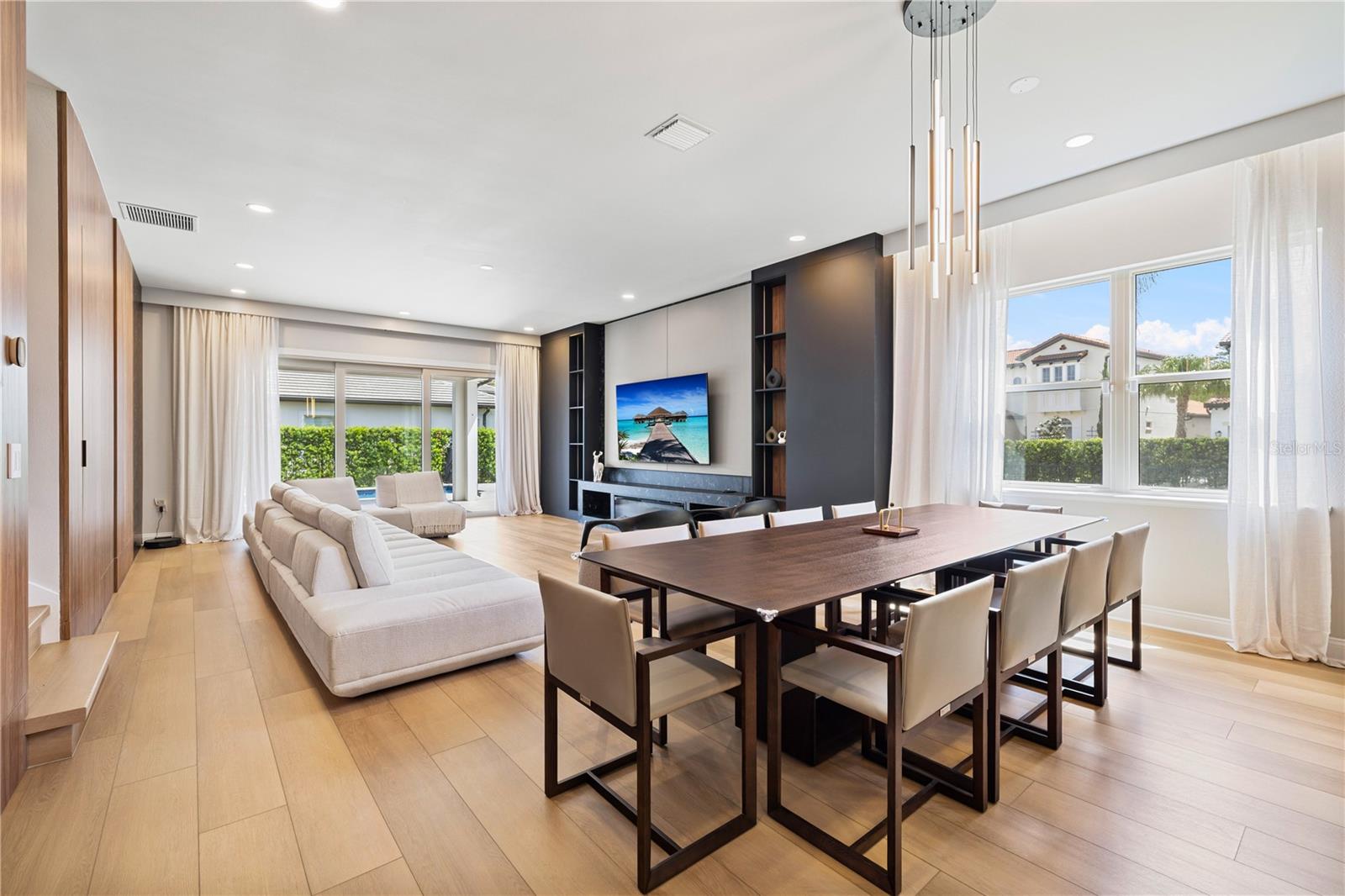 Image 26 of 98 For 10829 Royal Cypress Way