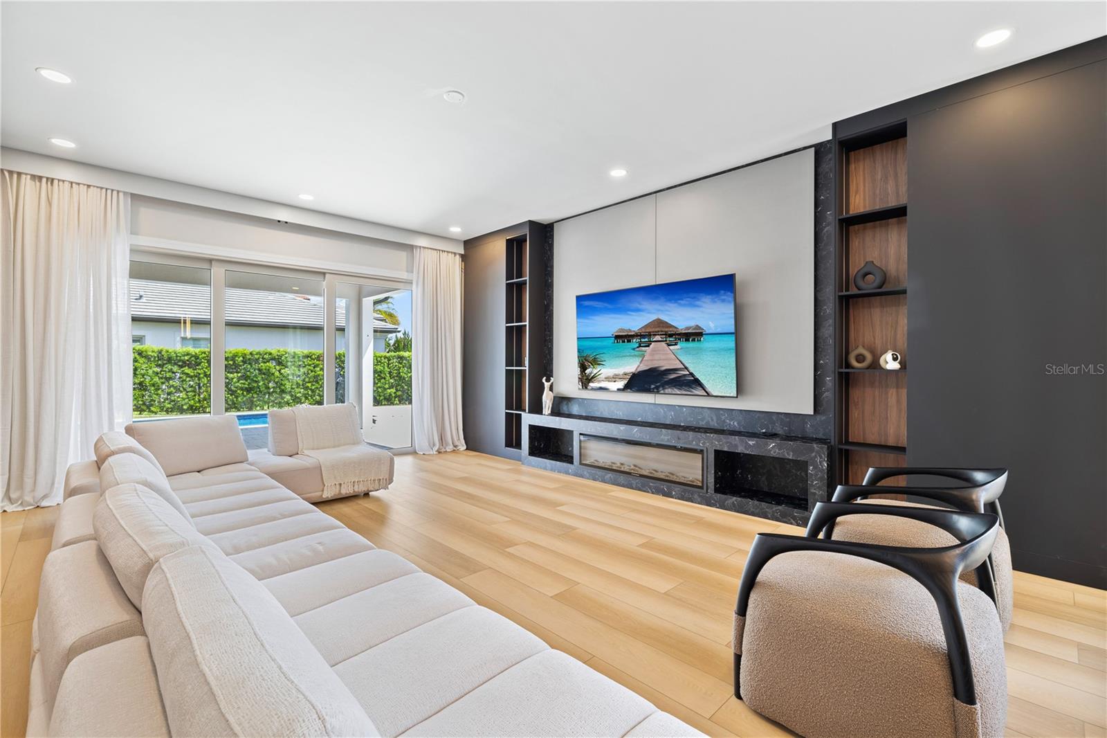 Image 28 of 98 For 10829 Royal Cypress Way