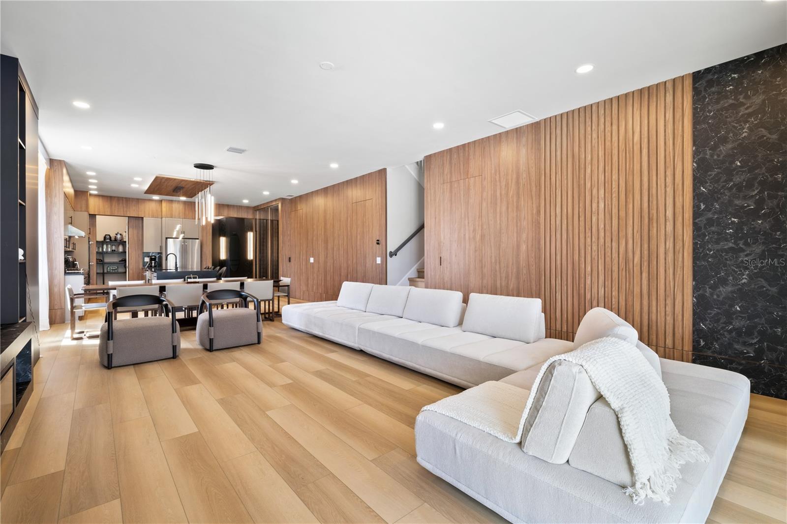 Image 29 of 98 For 10829 Royal Cypress Way