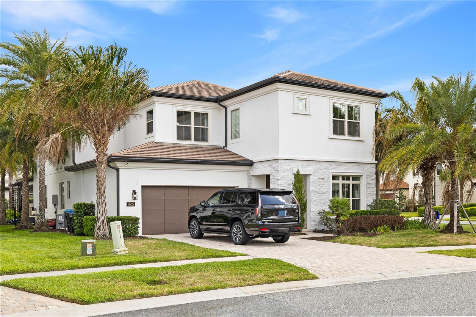 Image 3 of 98 For 10829 Royal Cypress Way