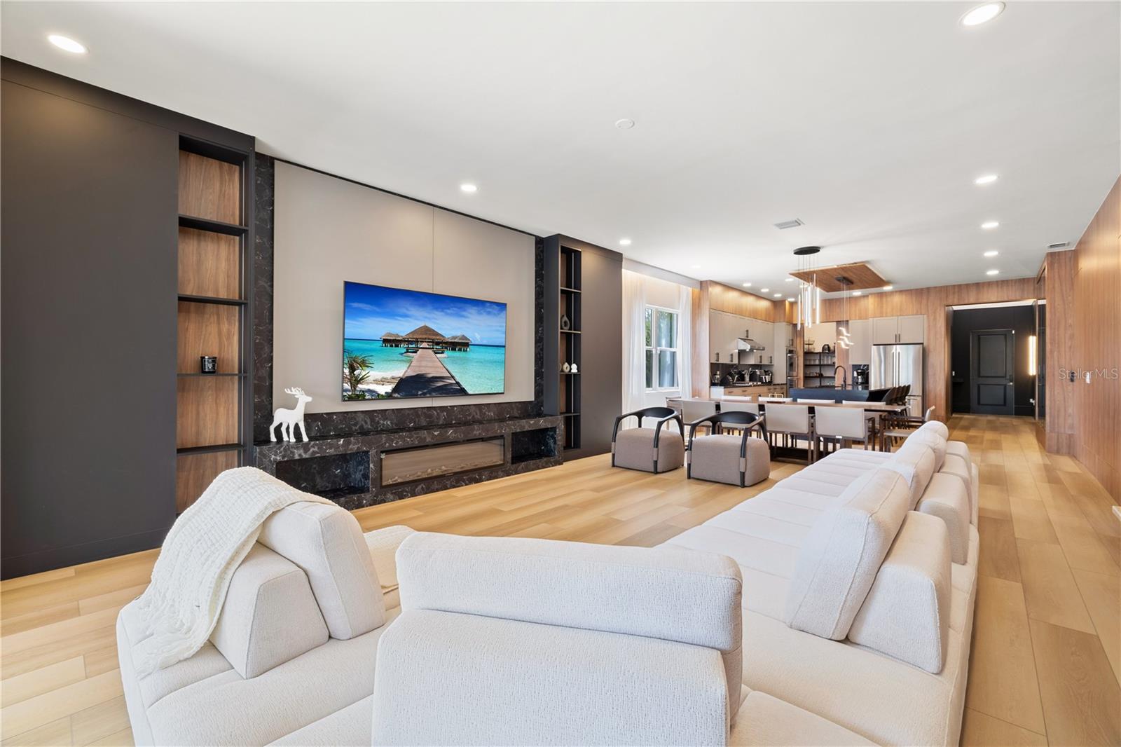 Image 31 of 98 For 10829 Royal Cypress Way