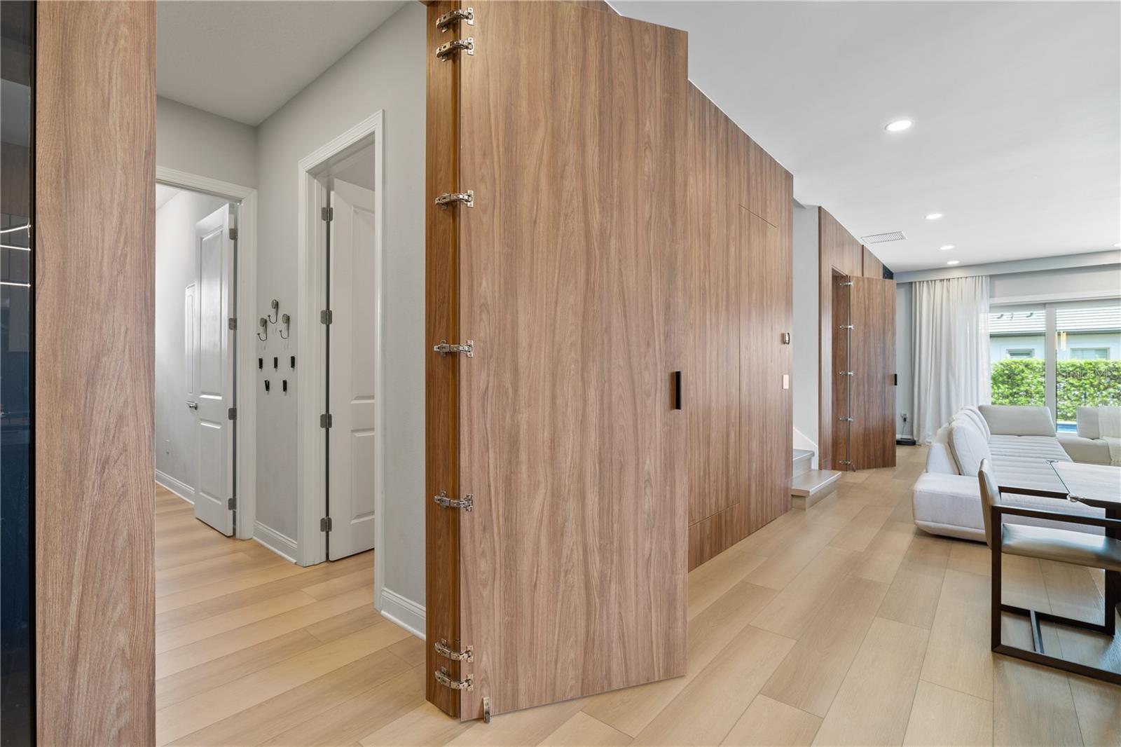 Image 33 of 98 For 10829 Royal Cypress Way