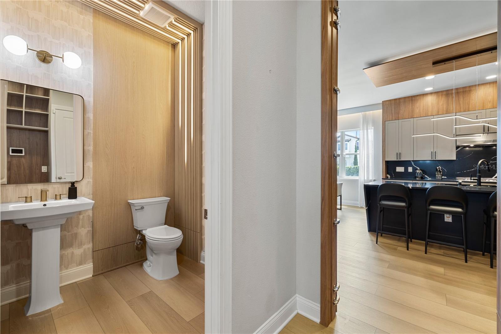 Image 36 of 98 For 10829 Royal Cypress Way