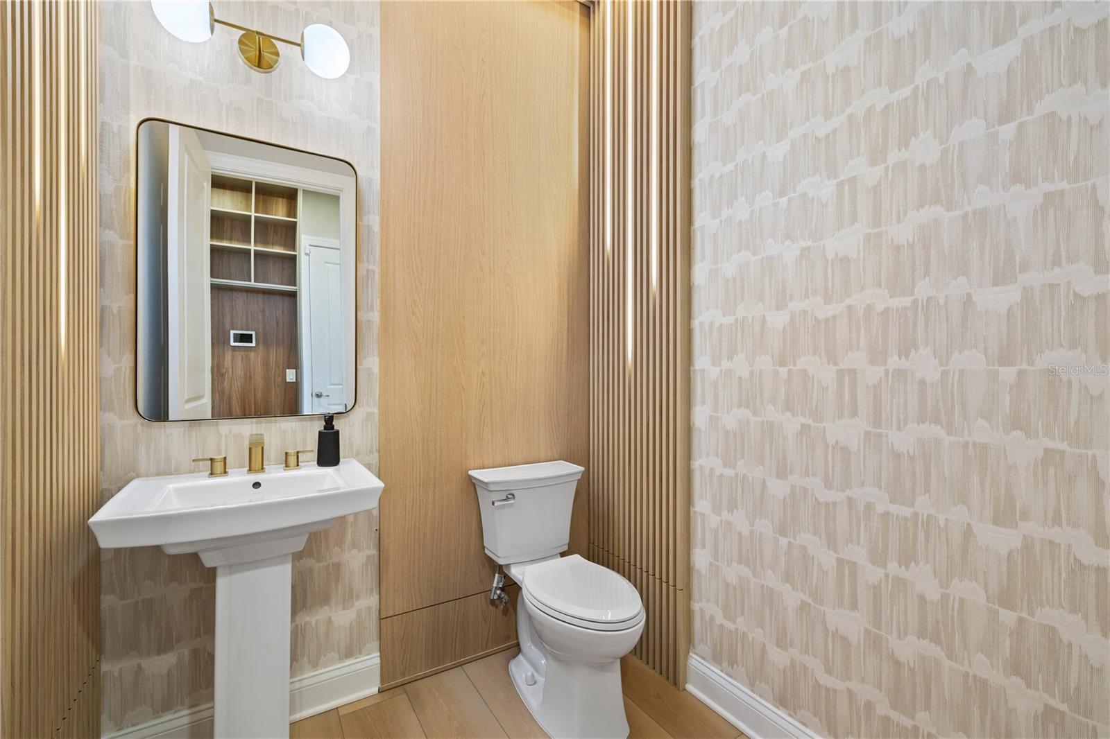 Image 37 of 98 For 10829 Royal Cypress Way
