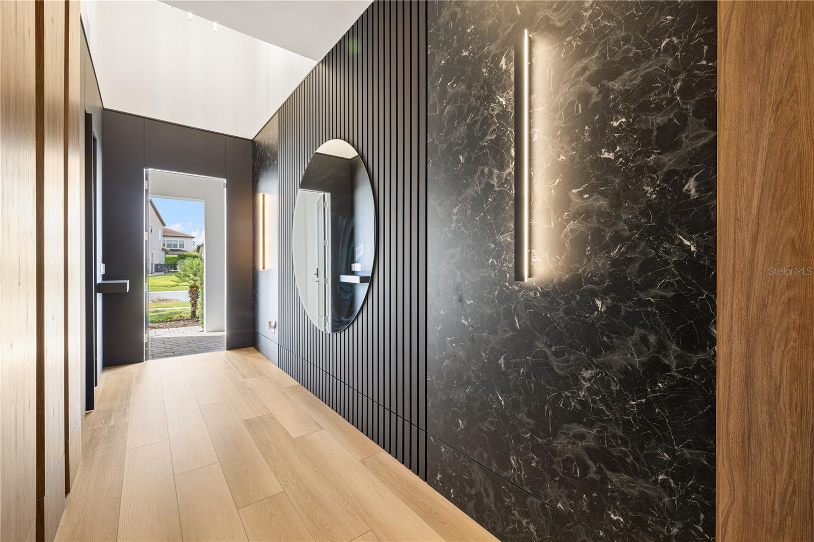 Image 6 of 98 For 10829 Royal Cypress Way